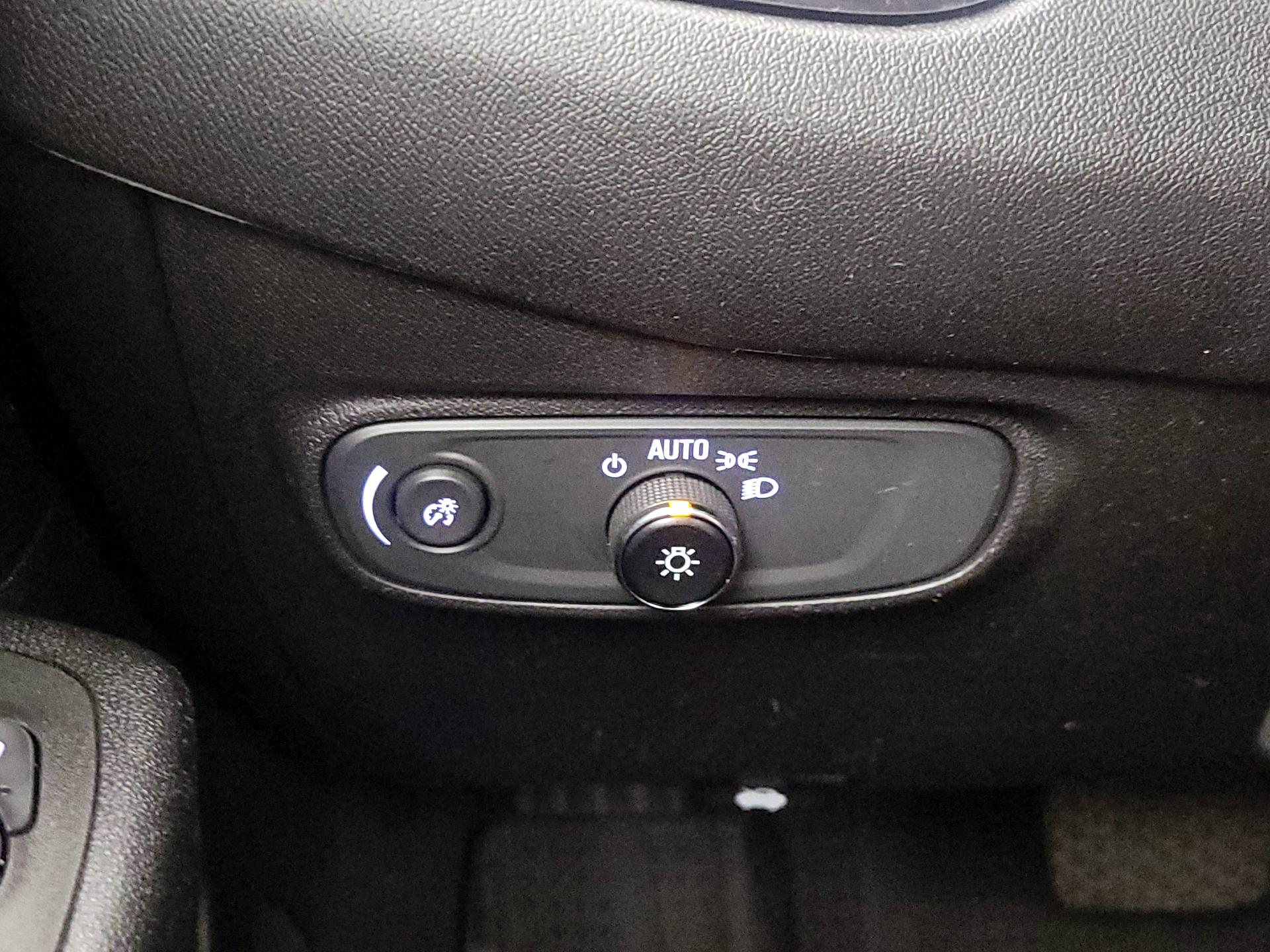 Thumbnail: 2022 Chevrolet Equinox - 13