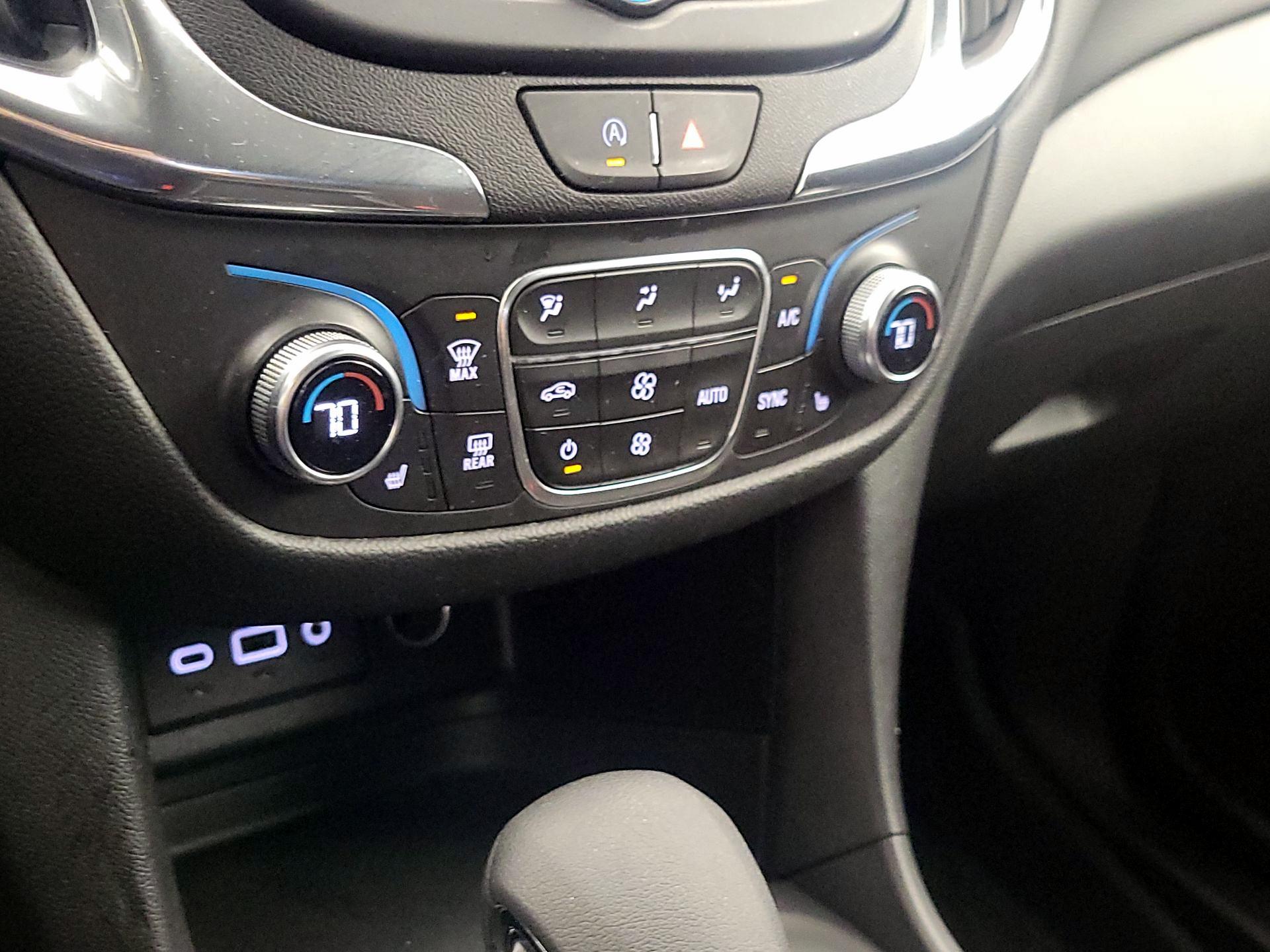 Thumbnail: 2022 Chevrolet Equinox - 16