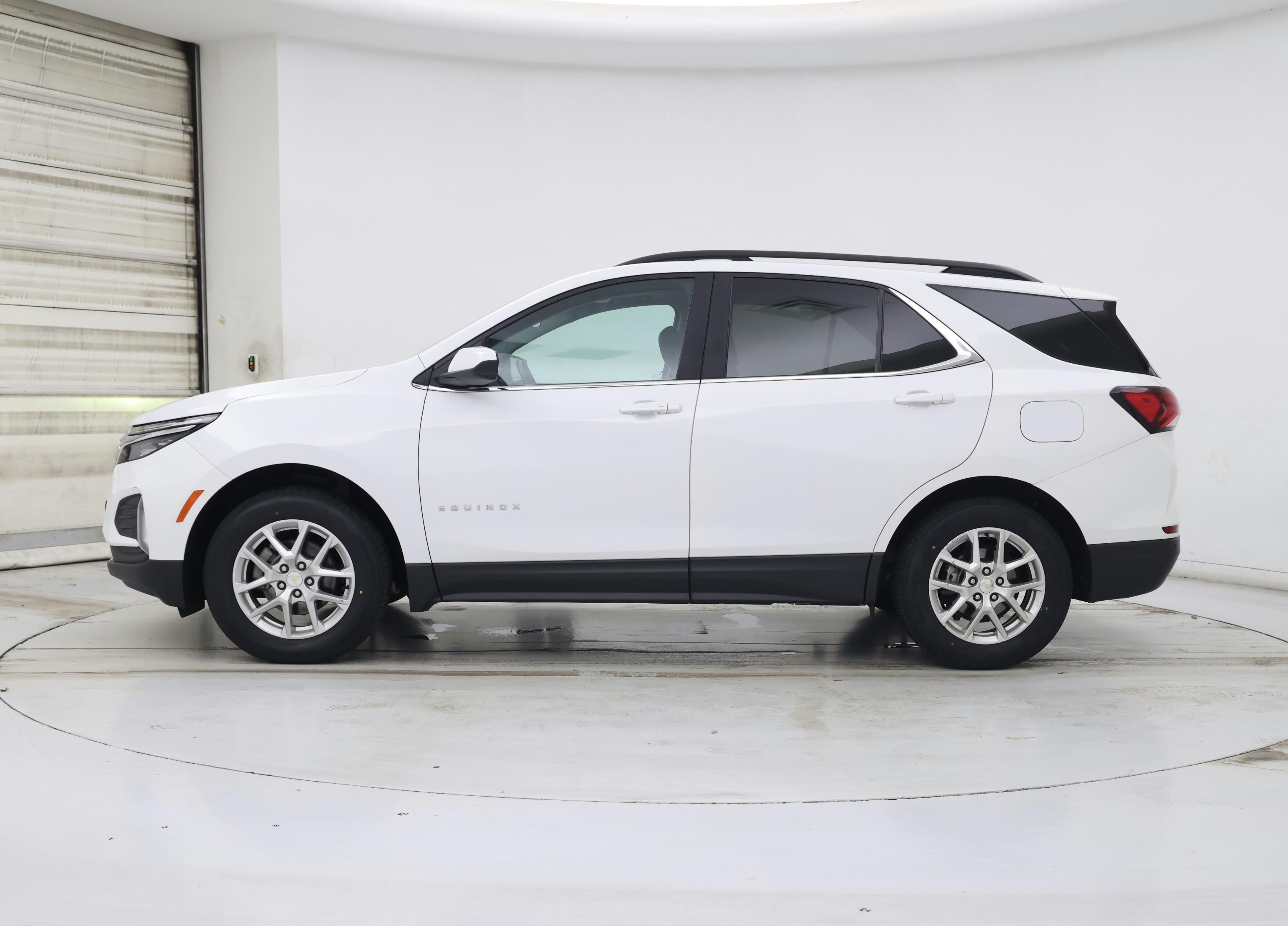 Thumbnail: 2022 Chevrolet Equinox - 3