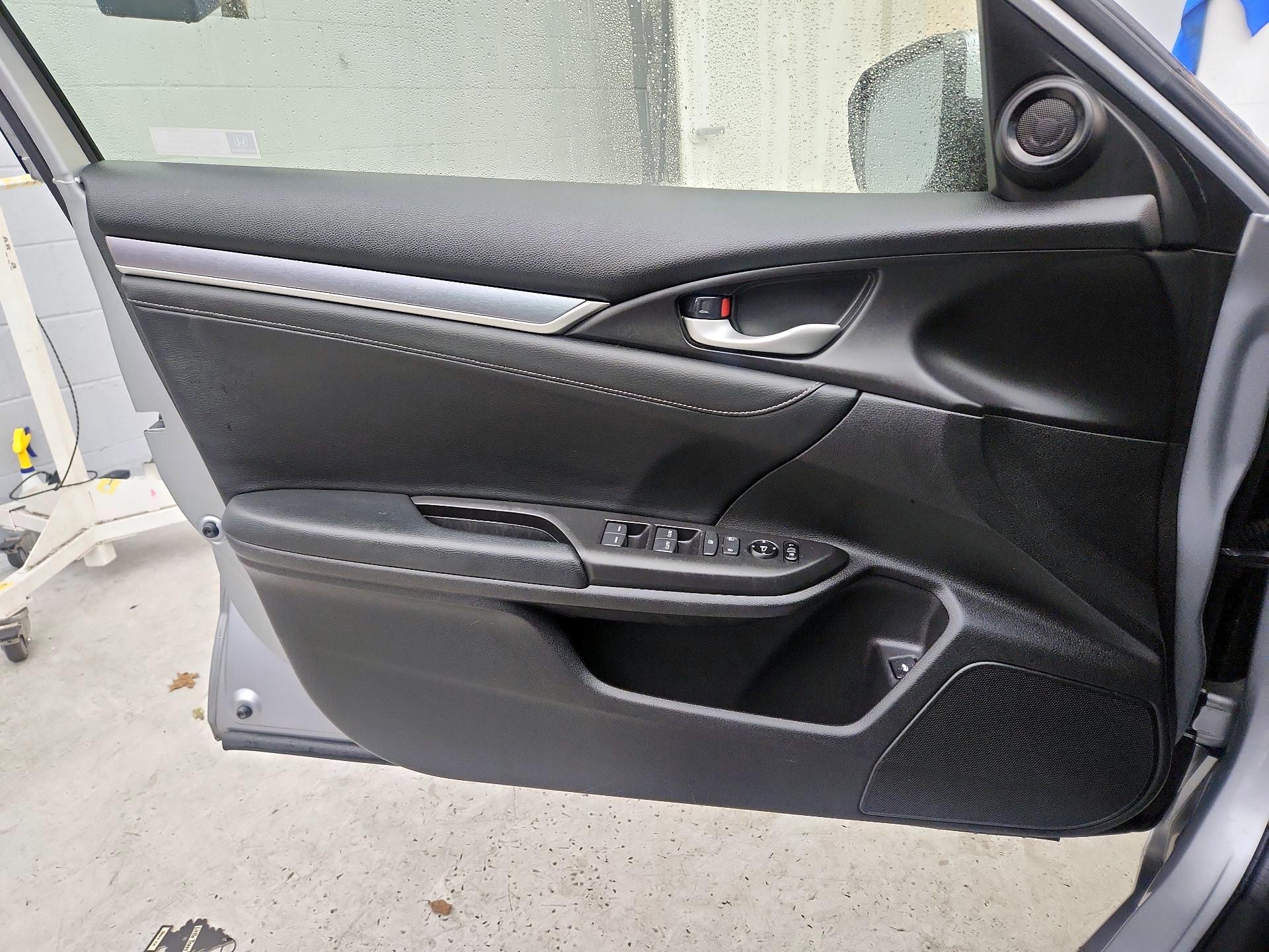 Thumbnail: 2018 Honda Civic - 12