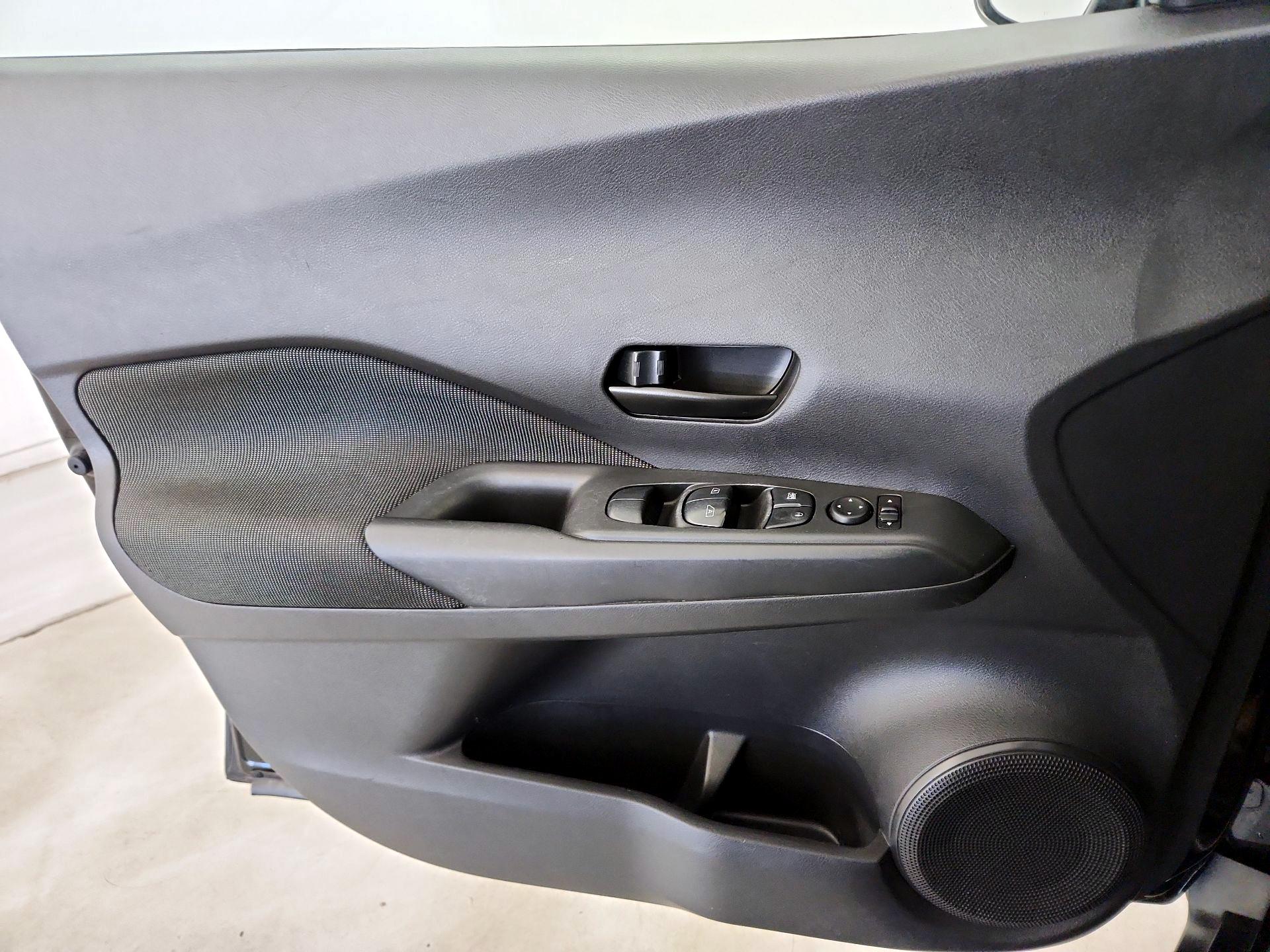 Thumbnail: 2019 Nissan Kicks - 12