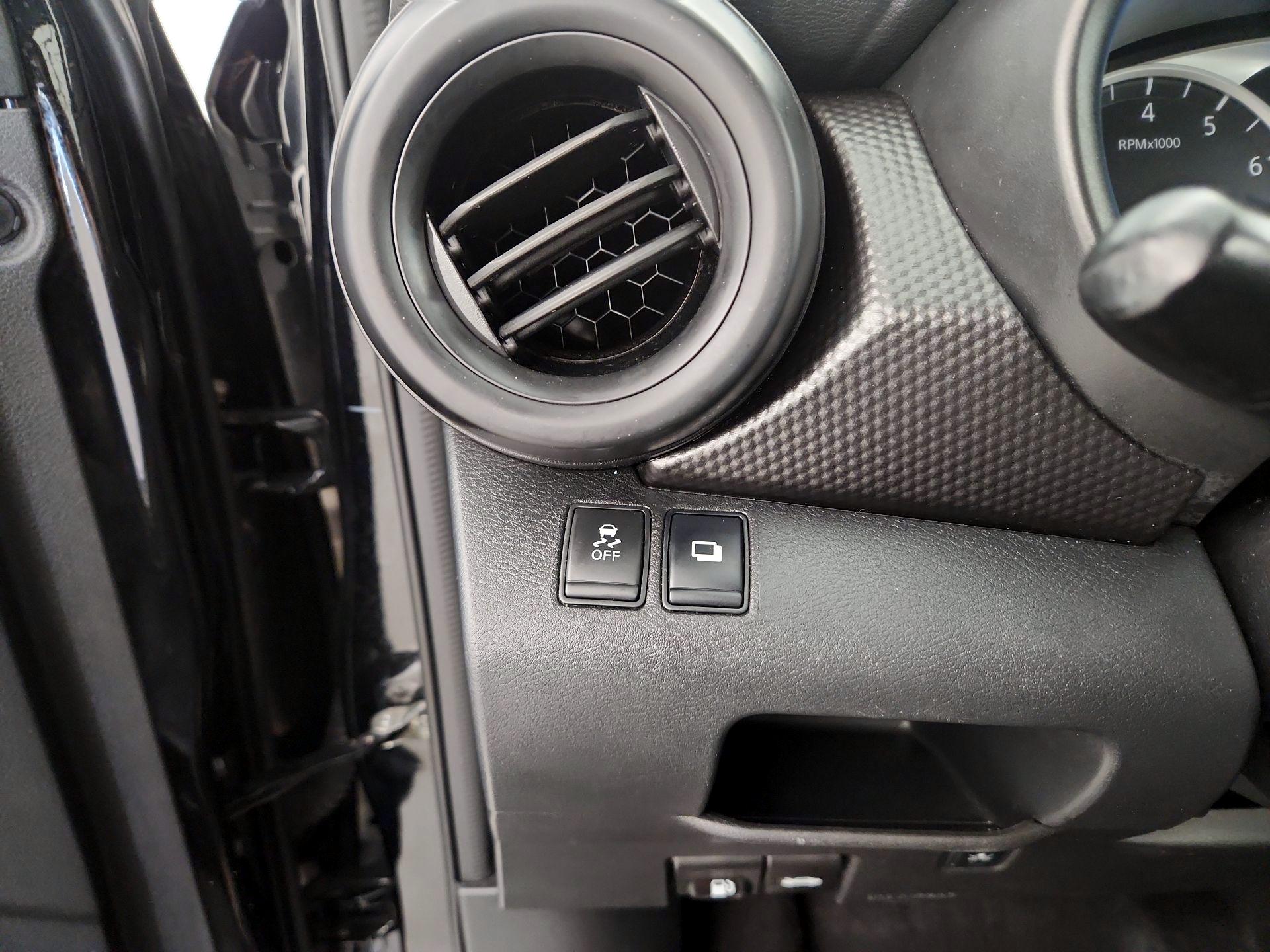 Thumbnail: 2019 Nissan Kicks - 13