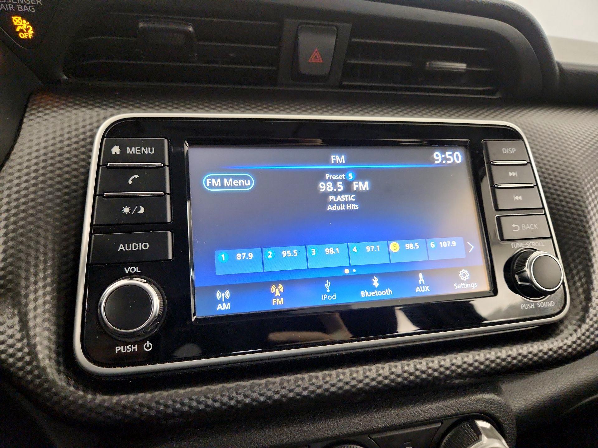 Thumbnail: 2019 Nissan Kicks - 15