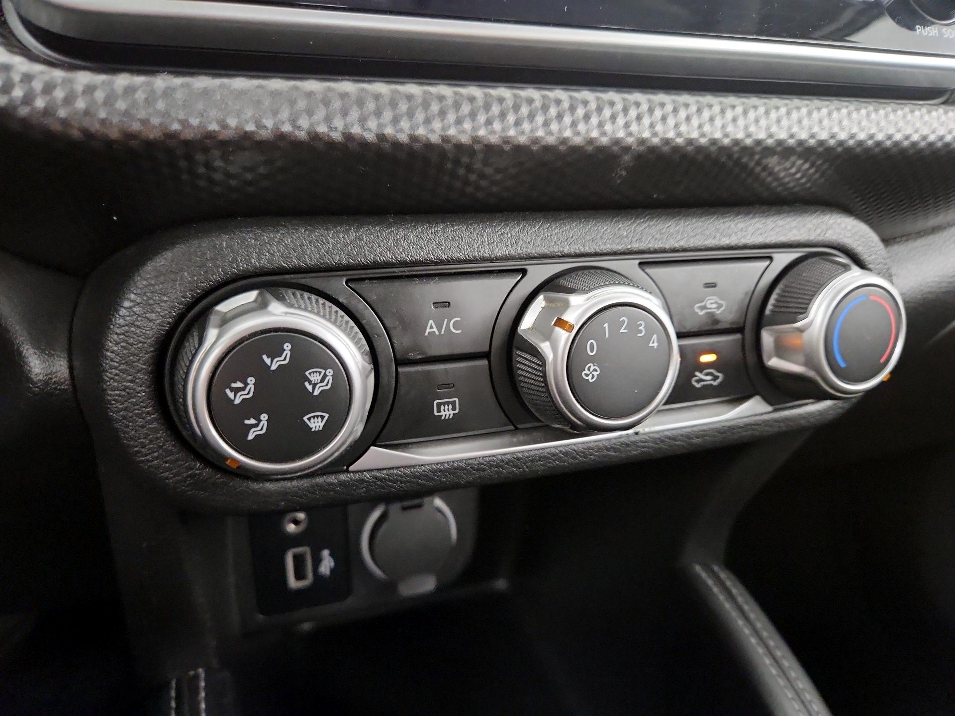 Thumbnail: 2019 Nissan Kicks - 16