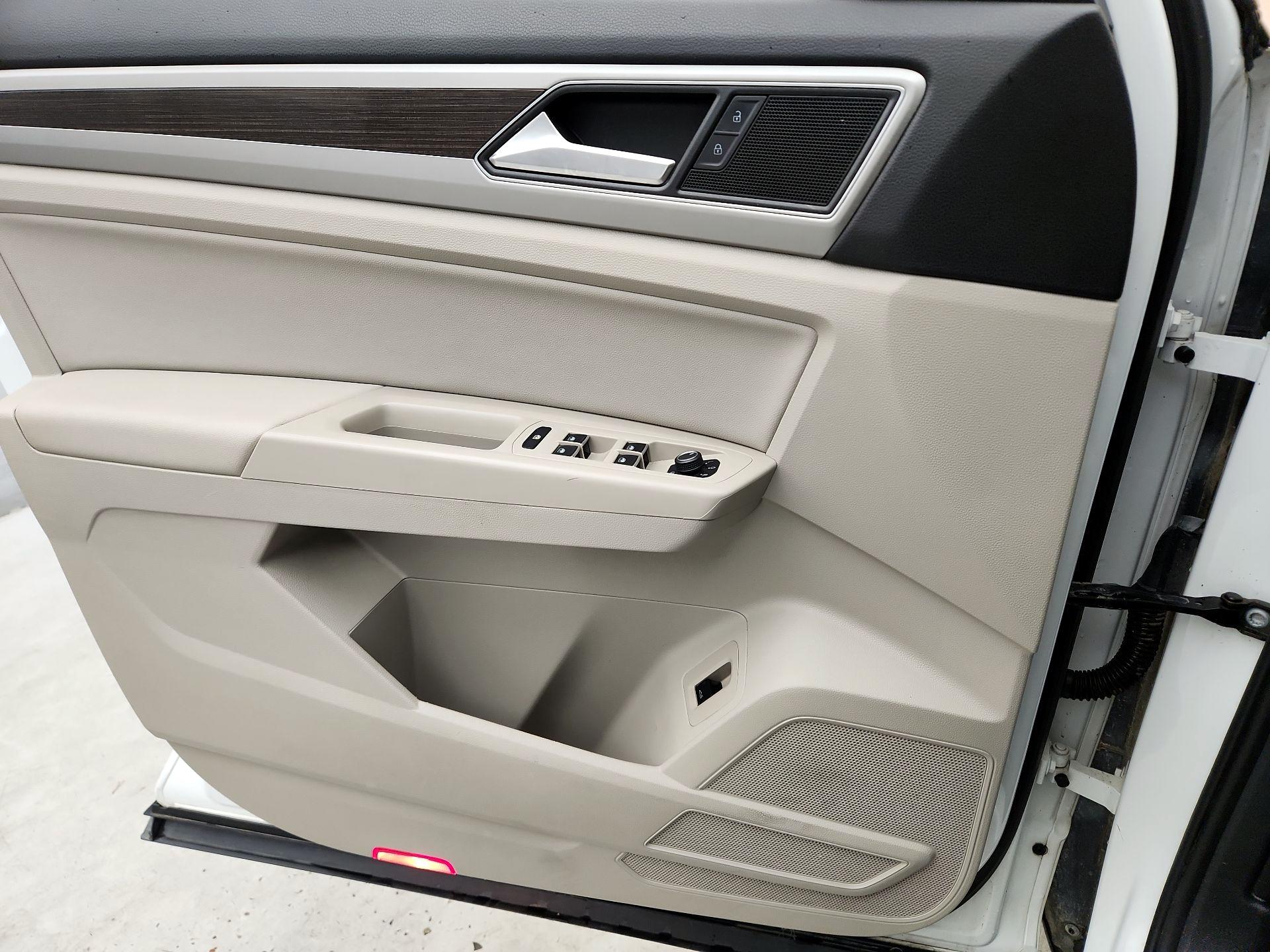 Thumbnail: 2019 Volkswagen Atlas - 12