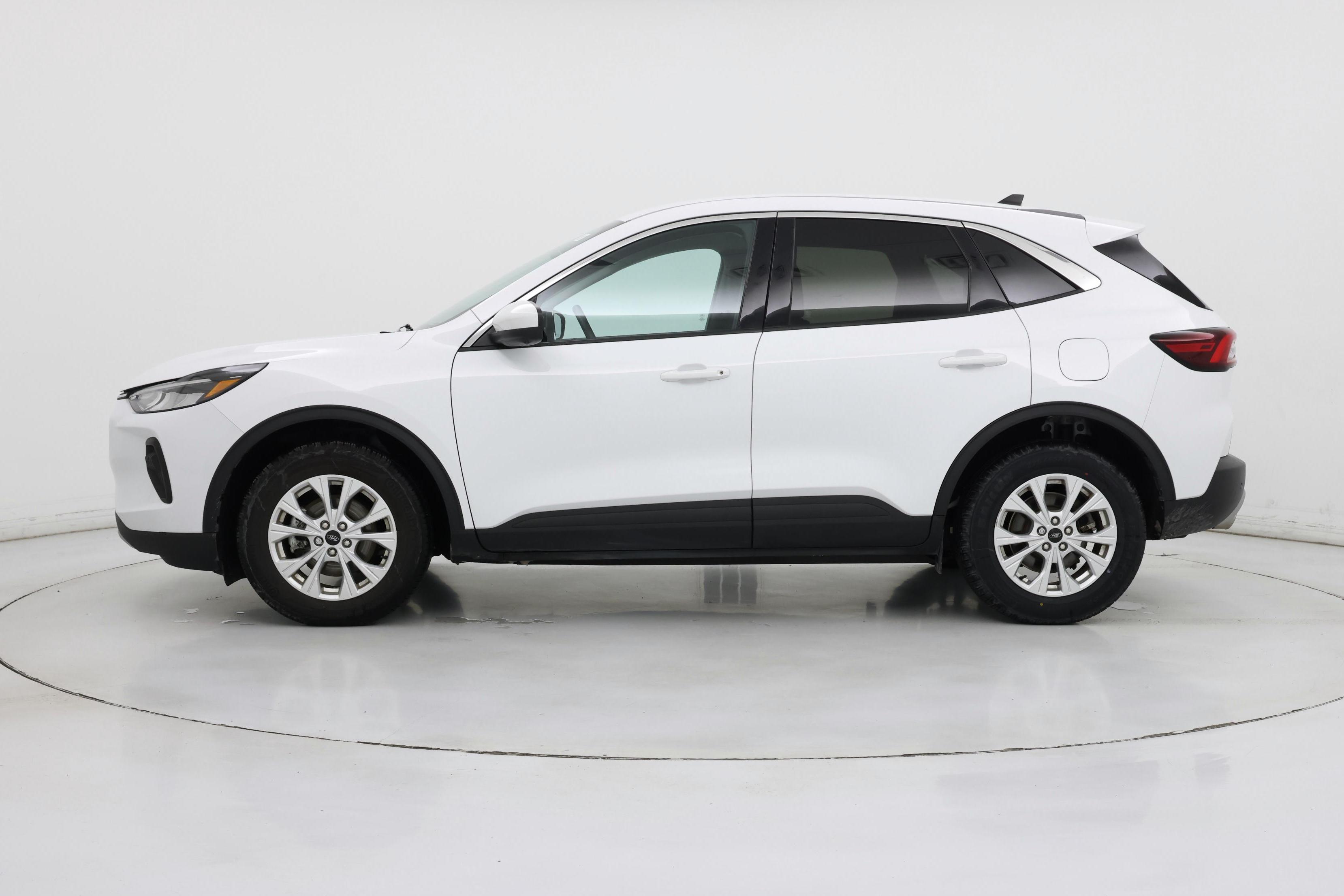 Thumbnail: 2023 Ford Escape - 3