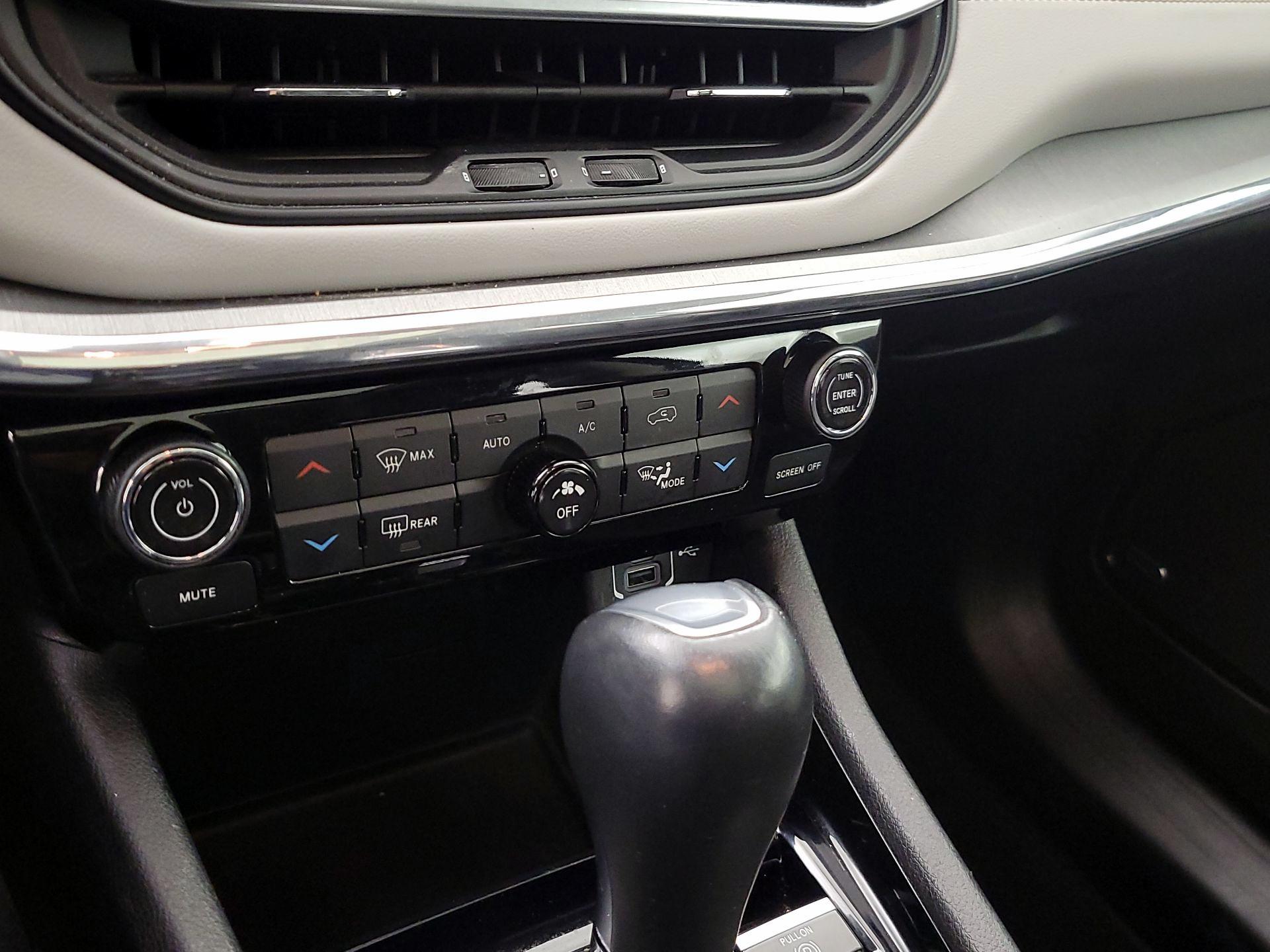 Thumbnail: 2022 Jeep Compass - 16