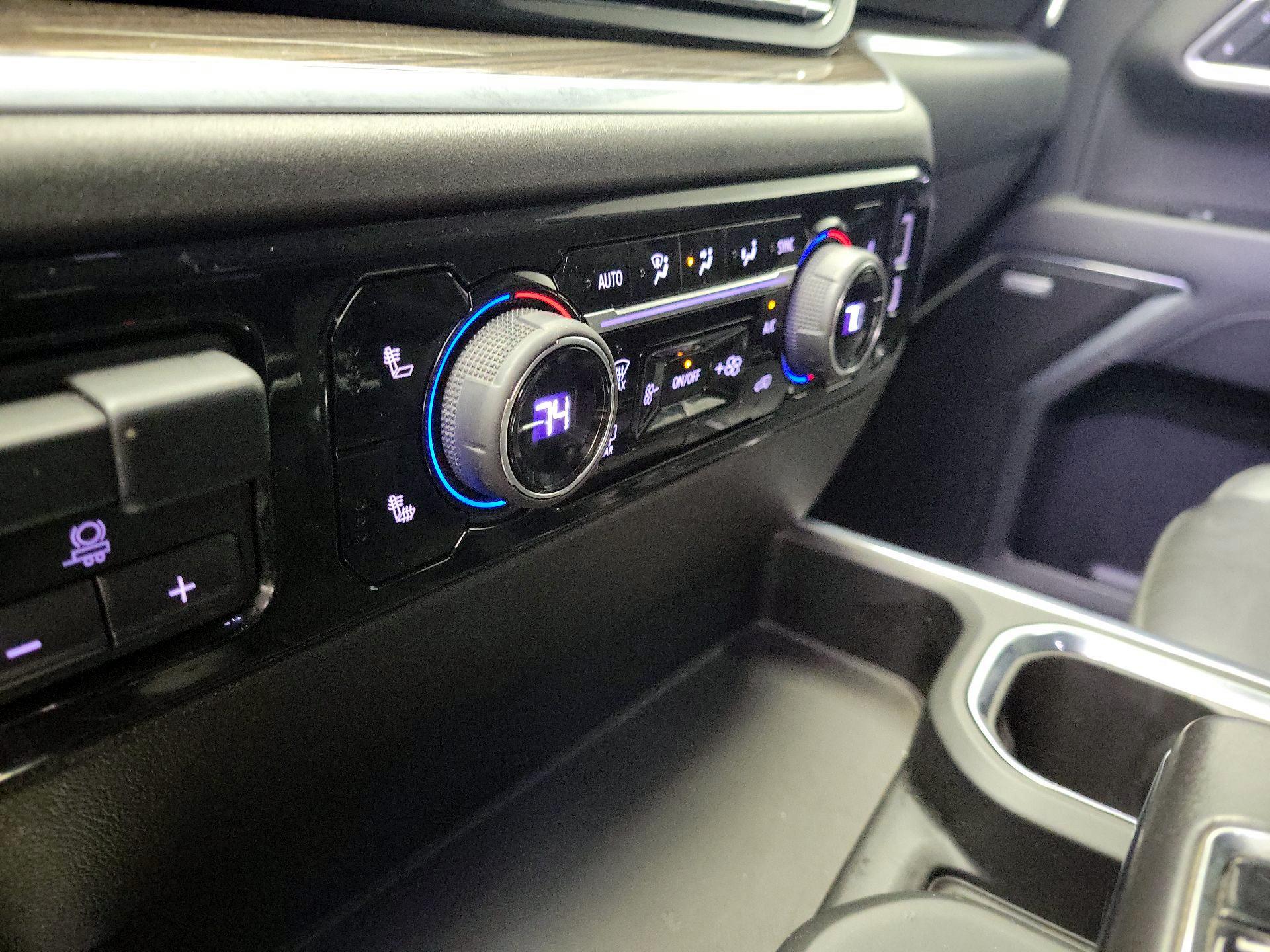 Thumbnail: 2022 Chevrolet Silverado 1500 - 16