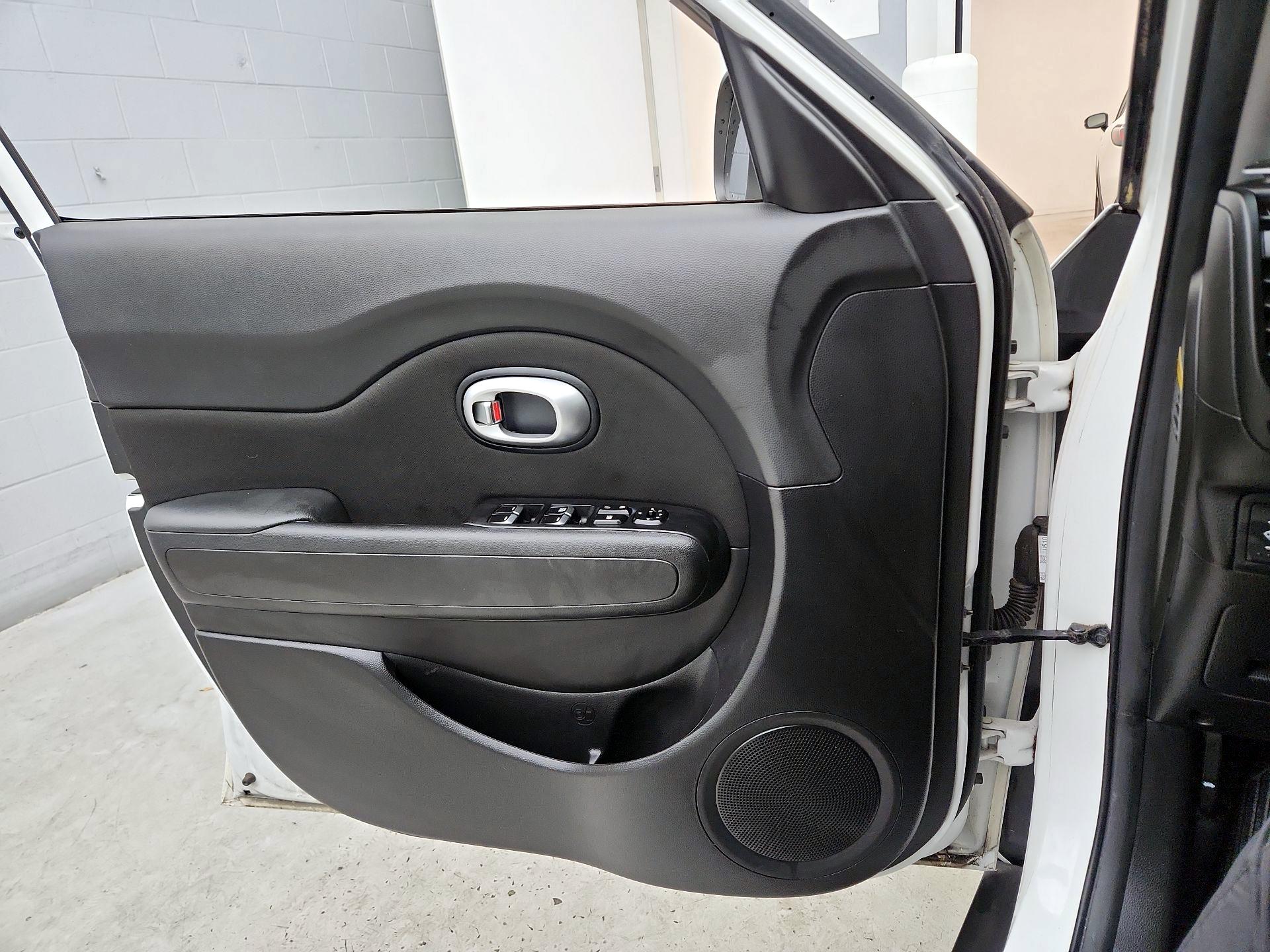 Thumbnail: 2019 Kia Soul - 12