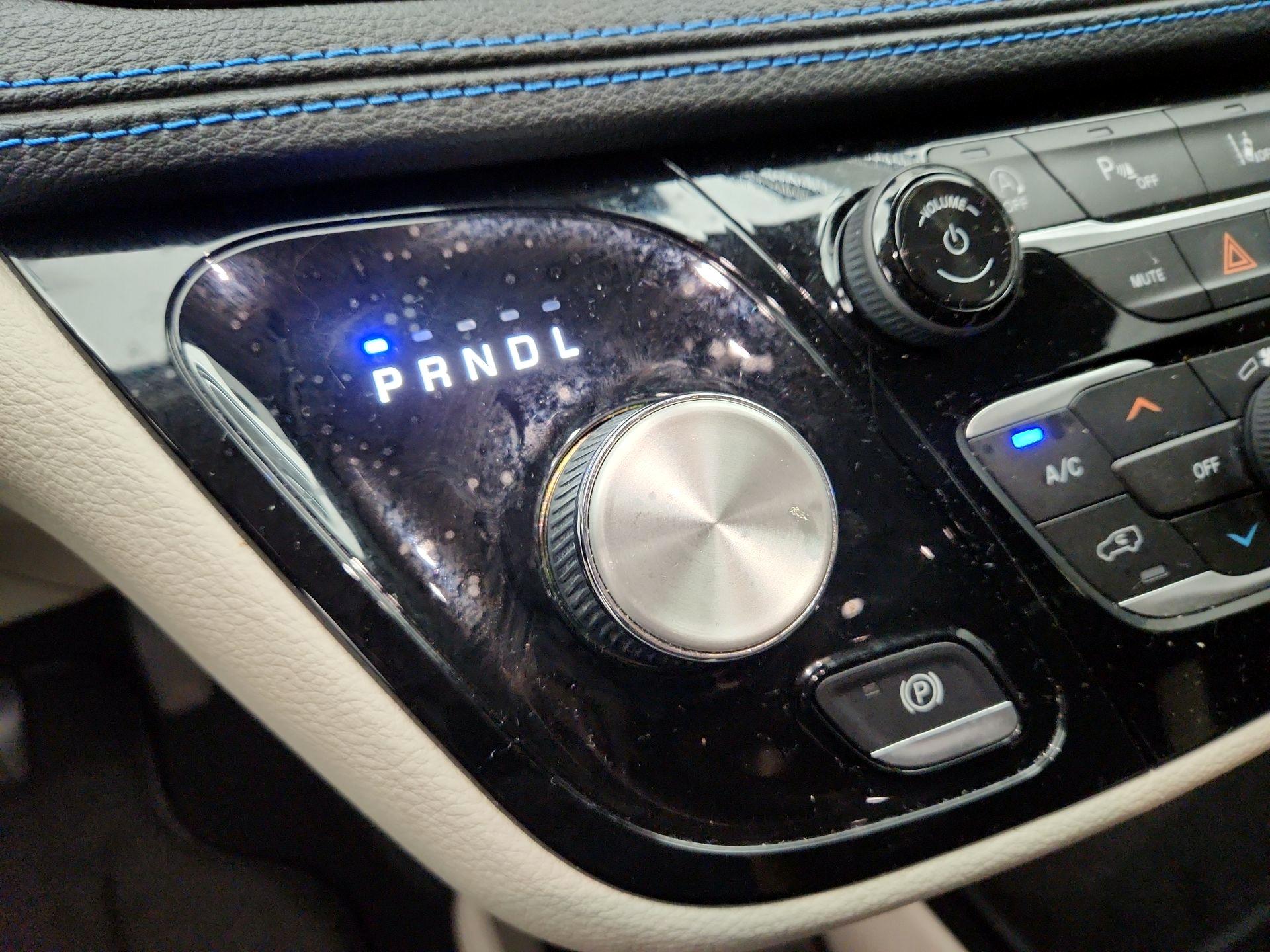 Thumbnail: 2021 Chrysler Pacifica - 17