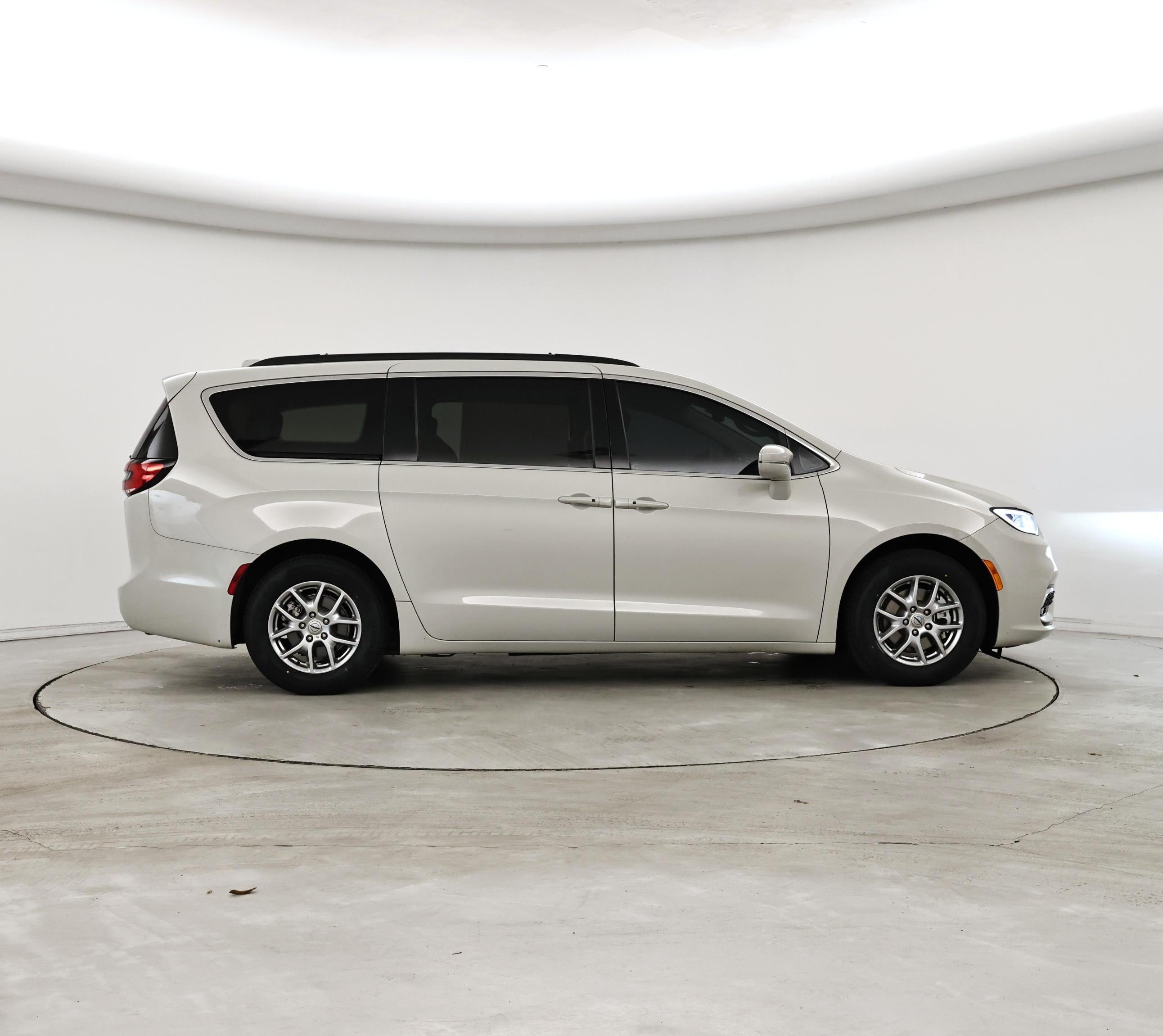 Thumbnail: 2021 Chrysler Pacifica - 7