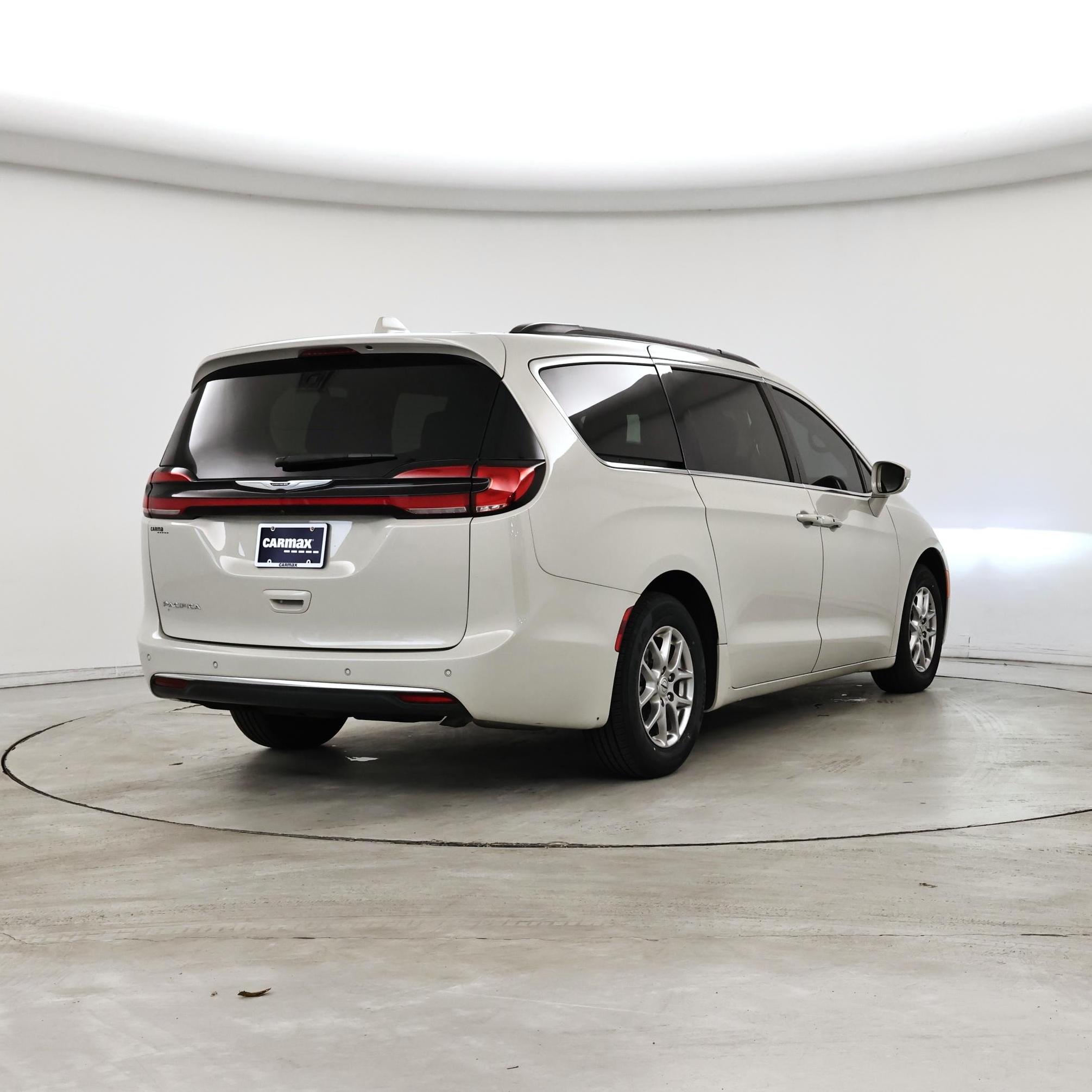 Thumbnail: 2021 Chrysler Pacifica - 8