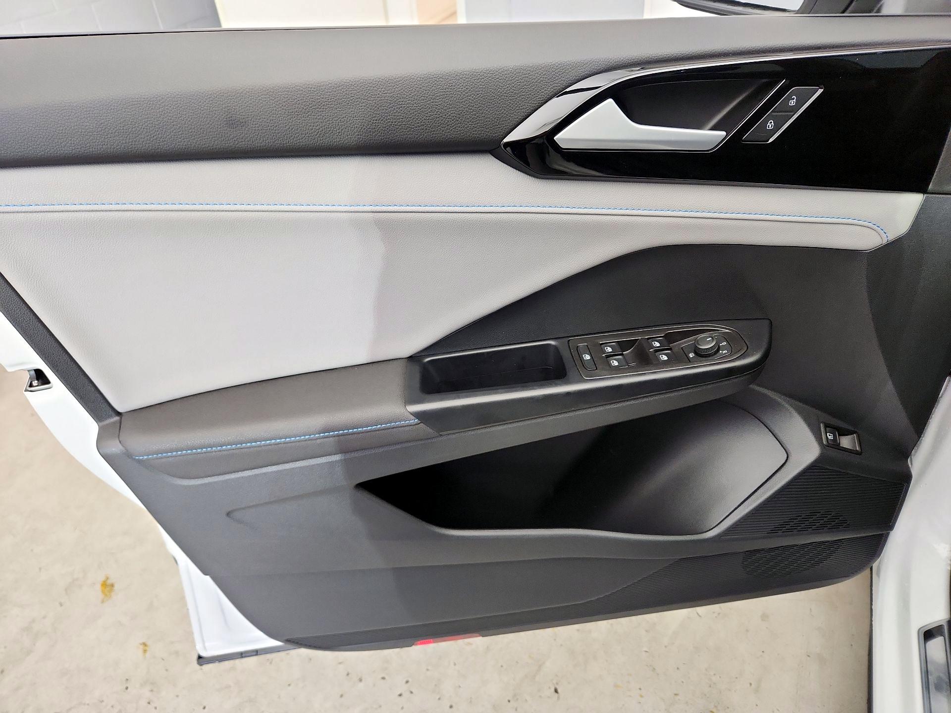 Thumbnail: 2024 Volkswagen Taos - 12