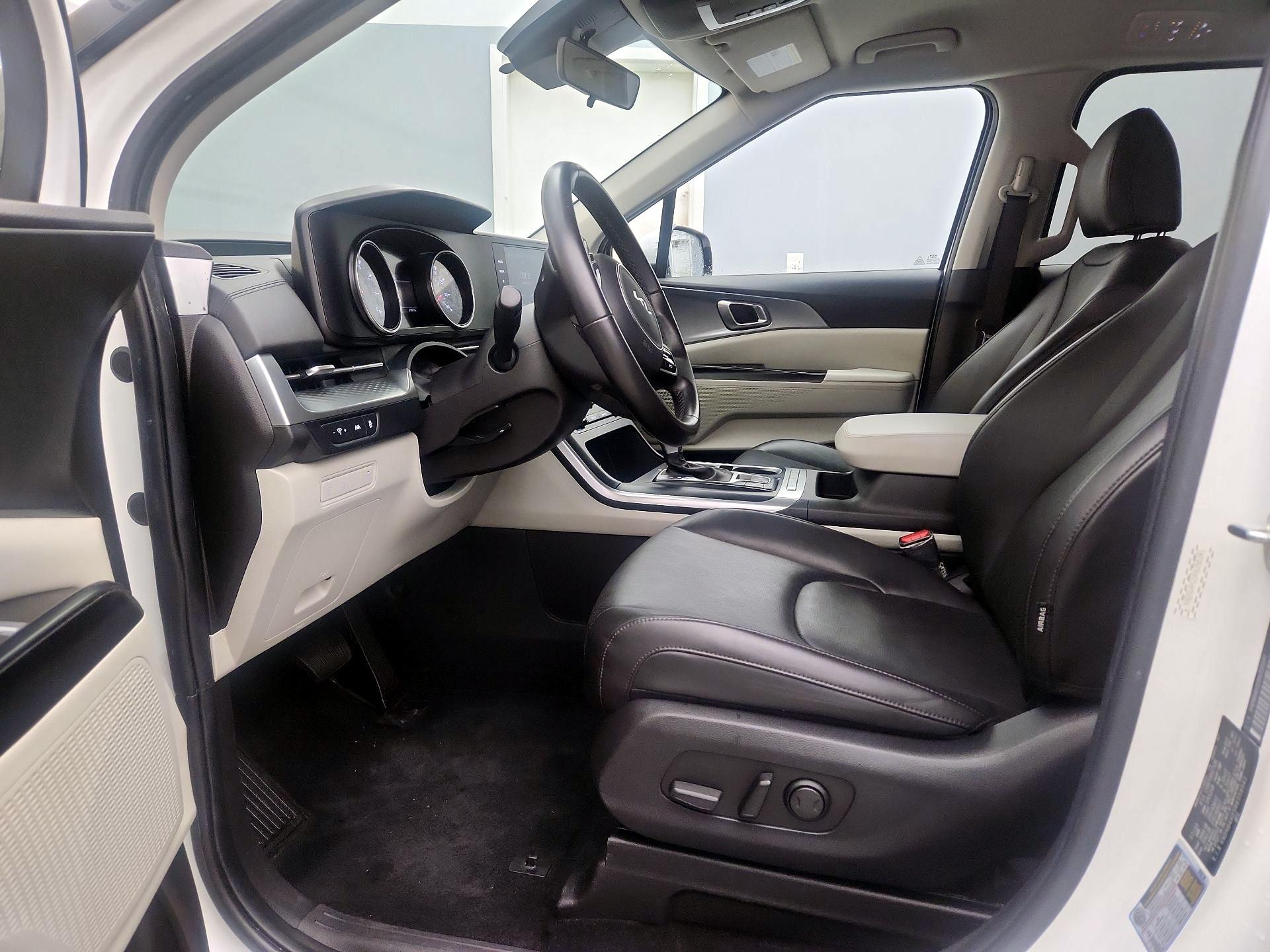 Thumbnail: 2024 Kia Carnival - 11