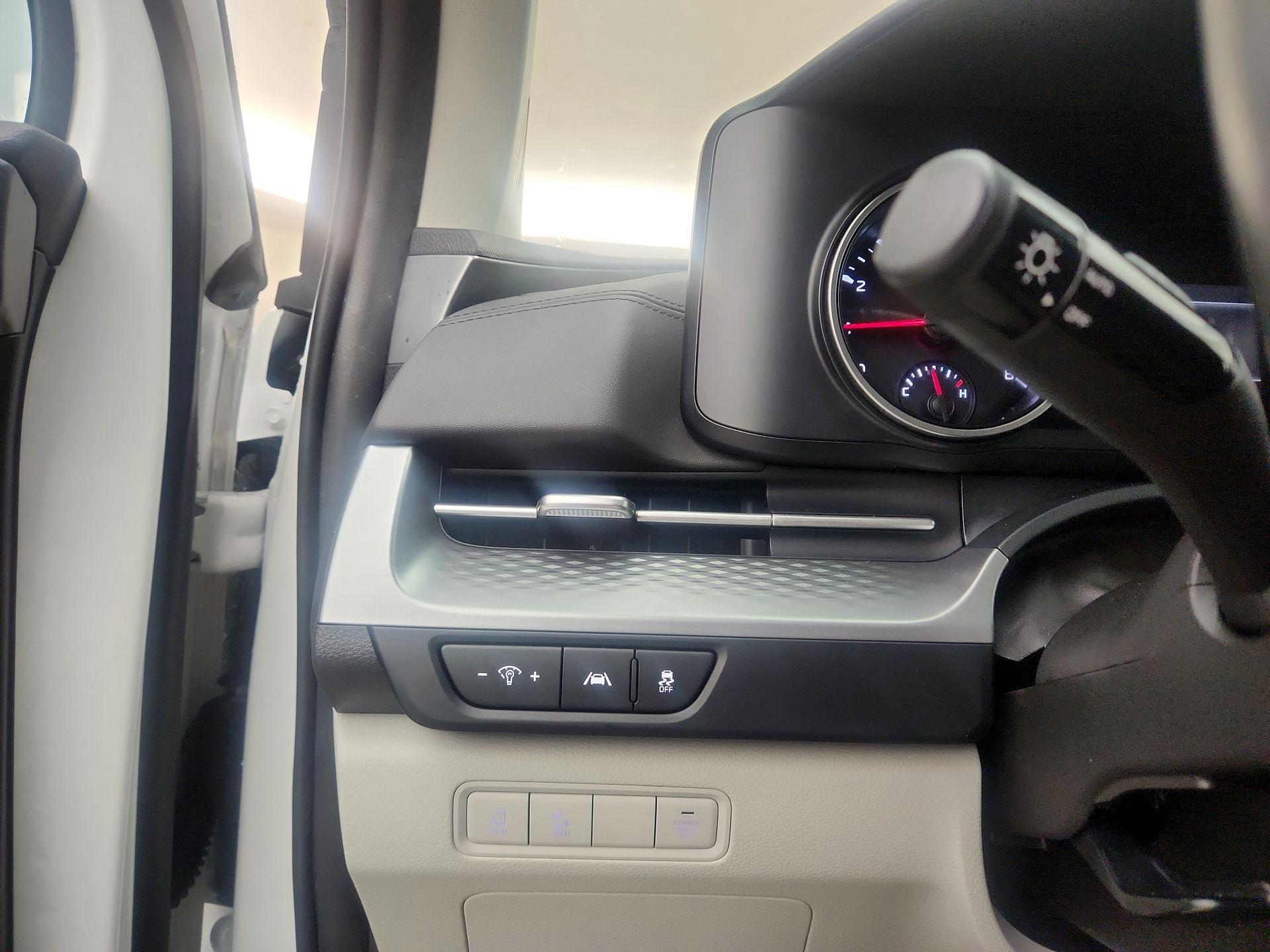 Thumbnail: 2024 Kia Carnival - 13