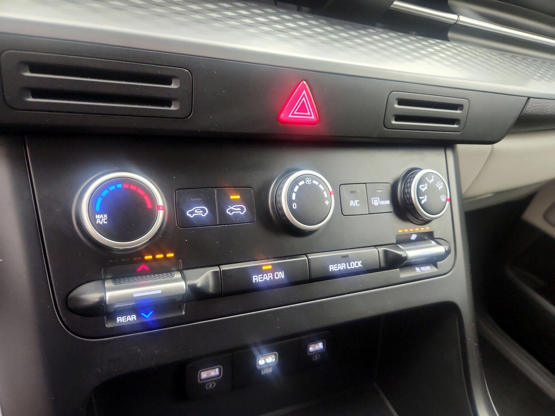 Thumbnail: 2024 Kia Carnival - 16