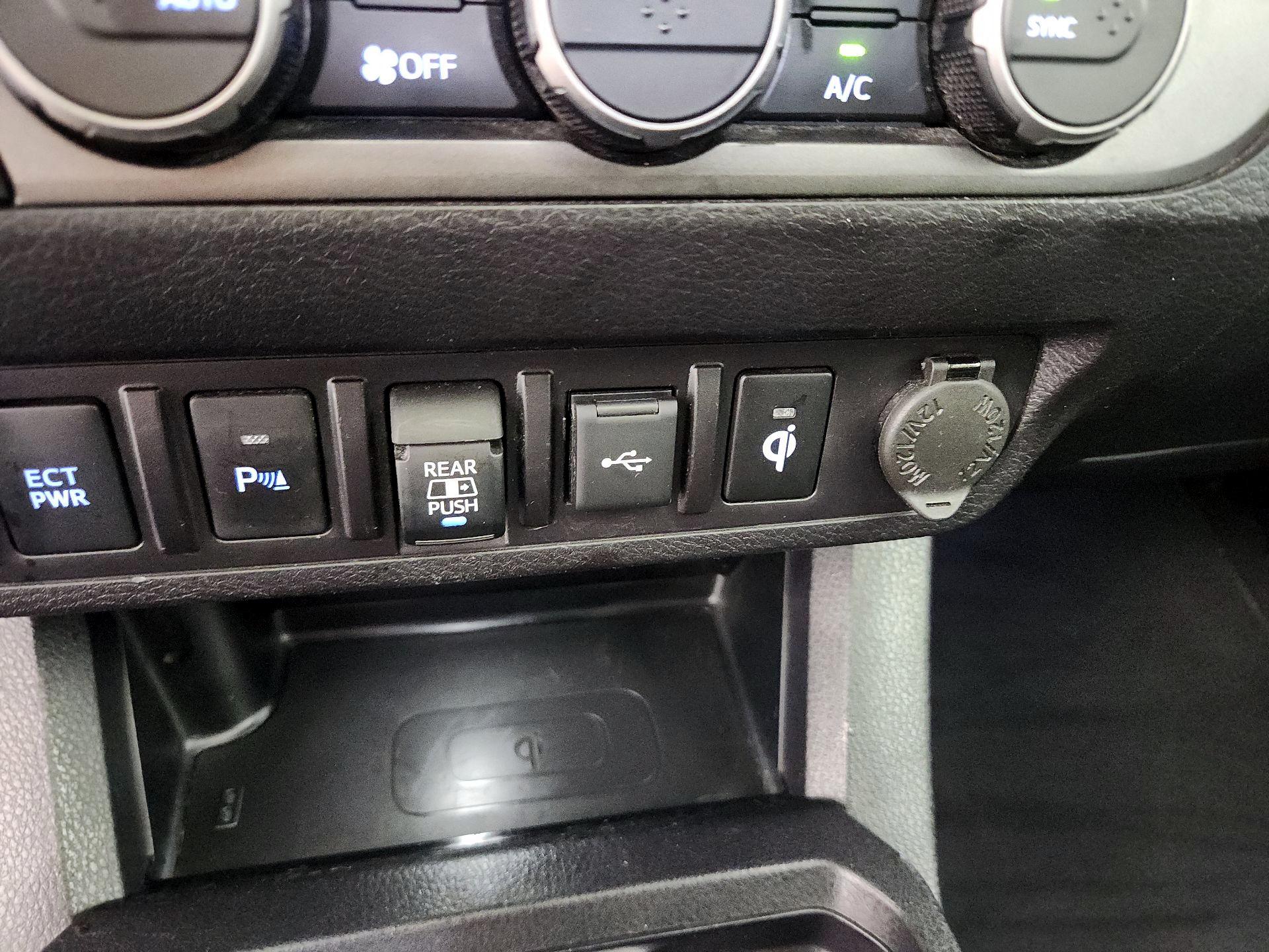 Thumbnail: 2022 Toyota Tacoma - 19