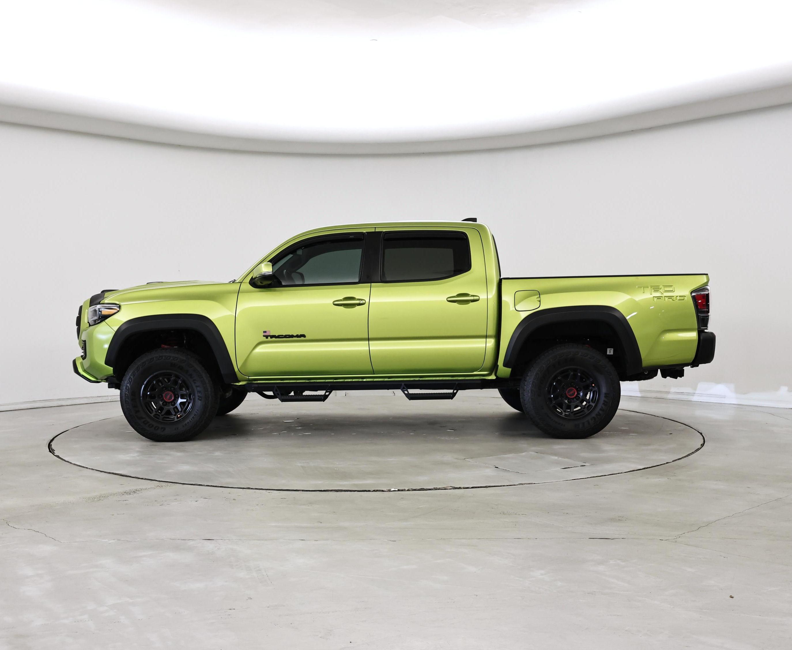 Thumbnail: 2022 Toyota Tacoma - 3