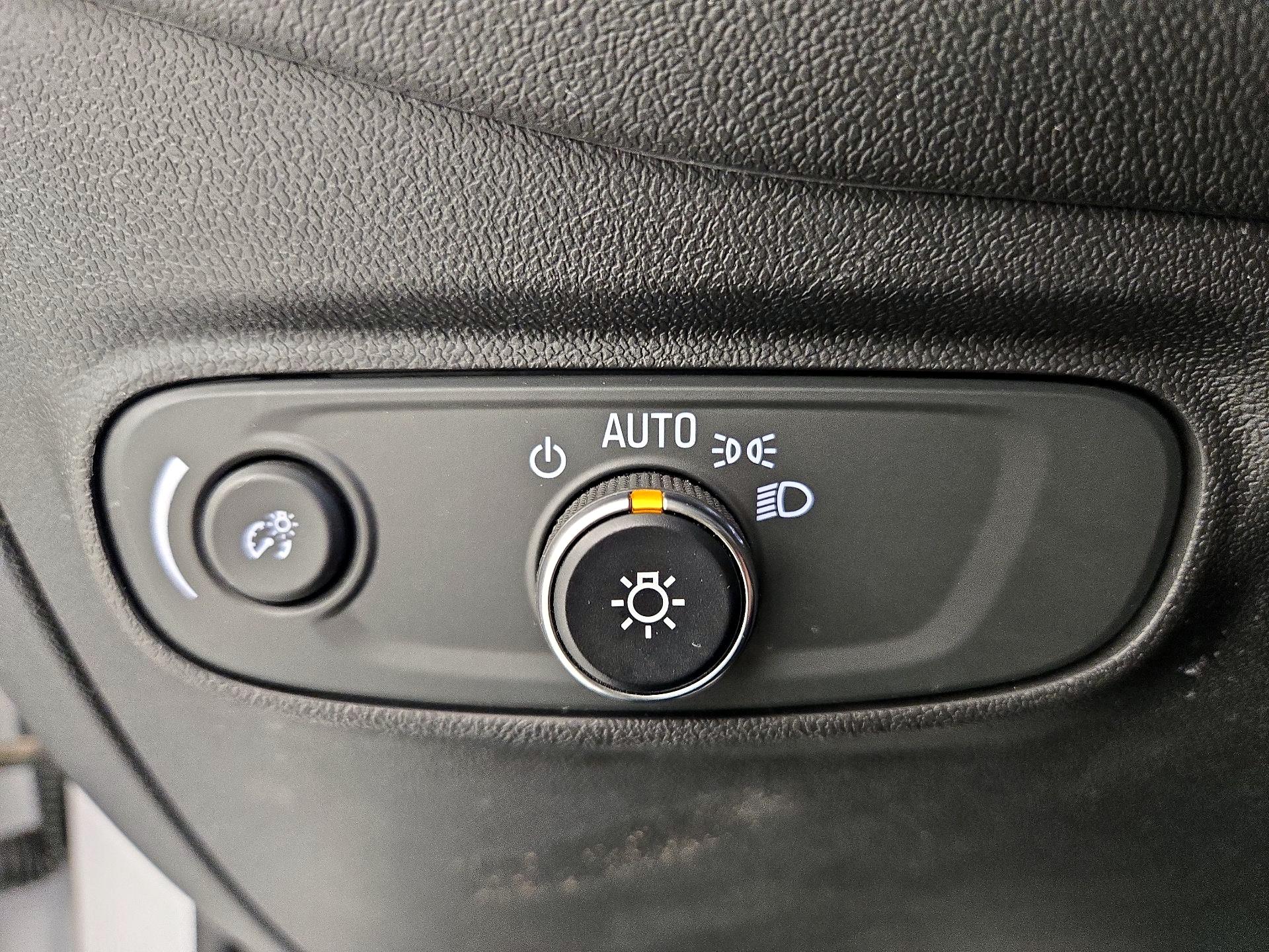 Thumbnail: 2022 Chevrolet Equinox - 13