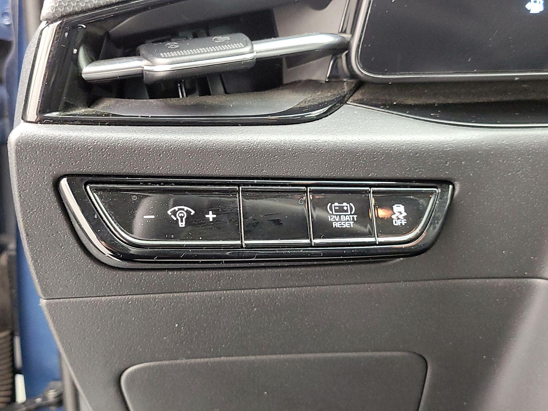 Thumbnail: 2023 Kia Niro - 13