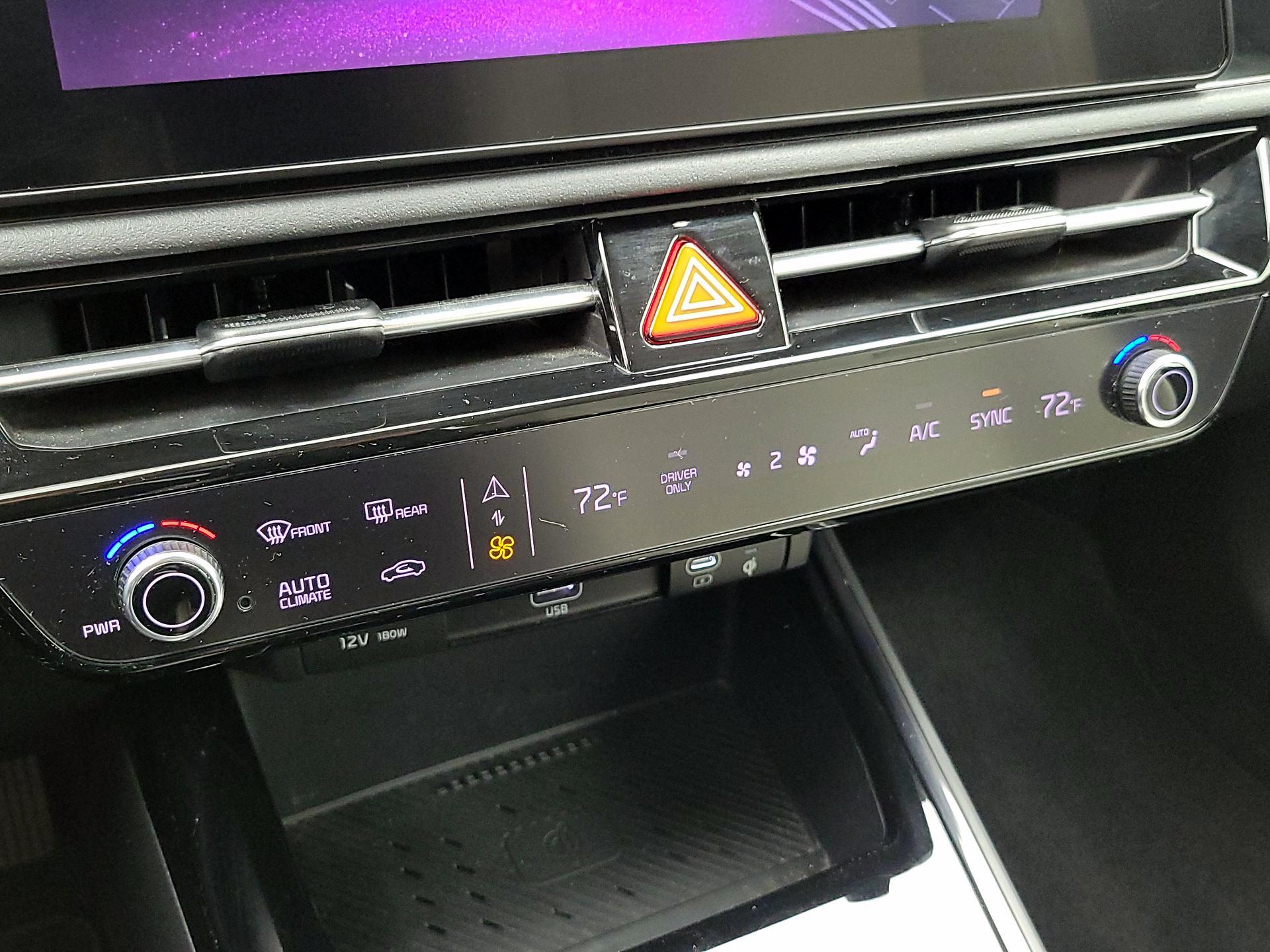 Thumbnail: 2023 Kia Niro - 17