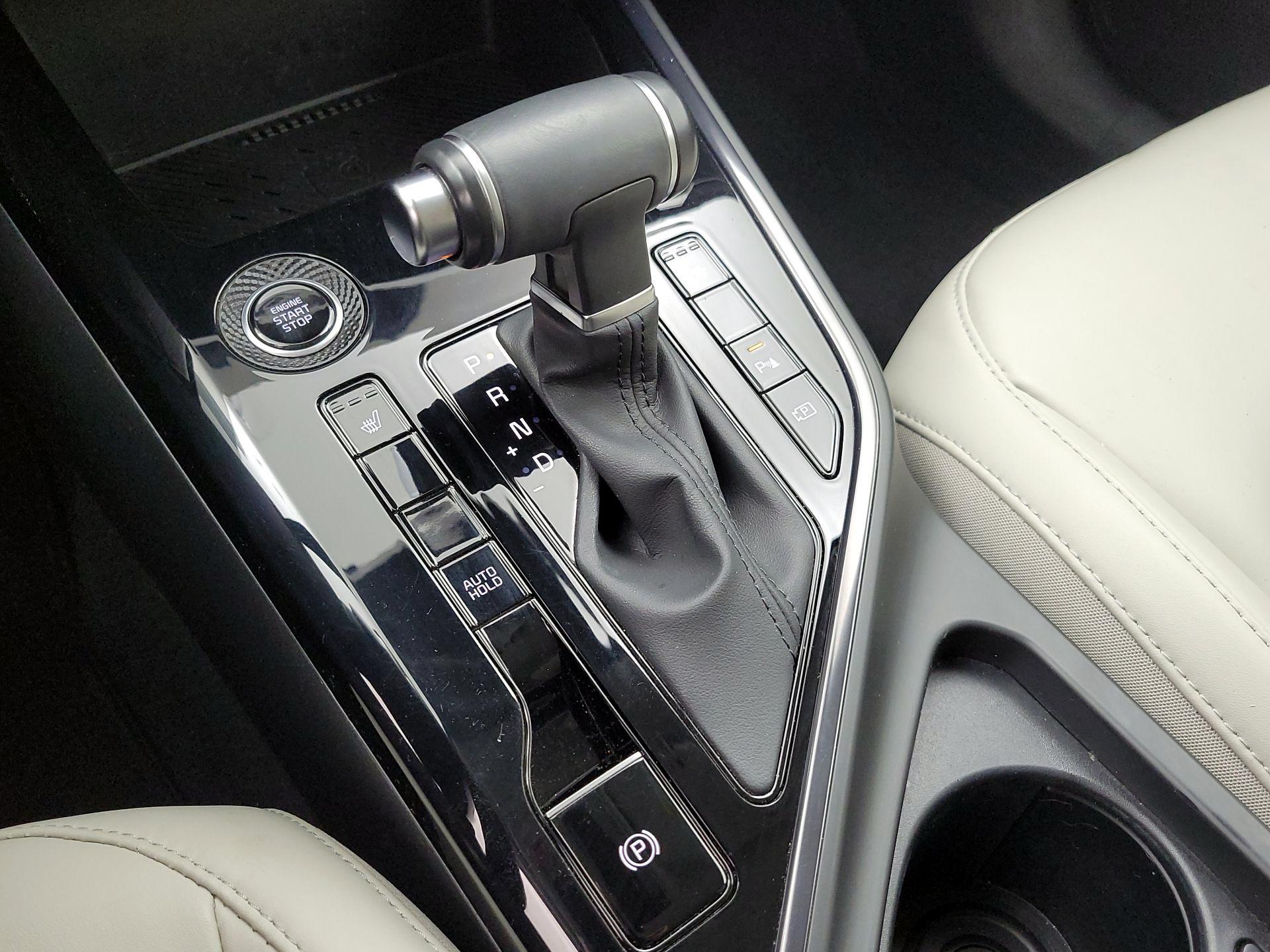 Thumbnail: 2023 Kia Niro - 18