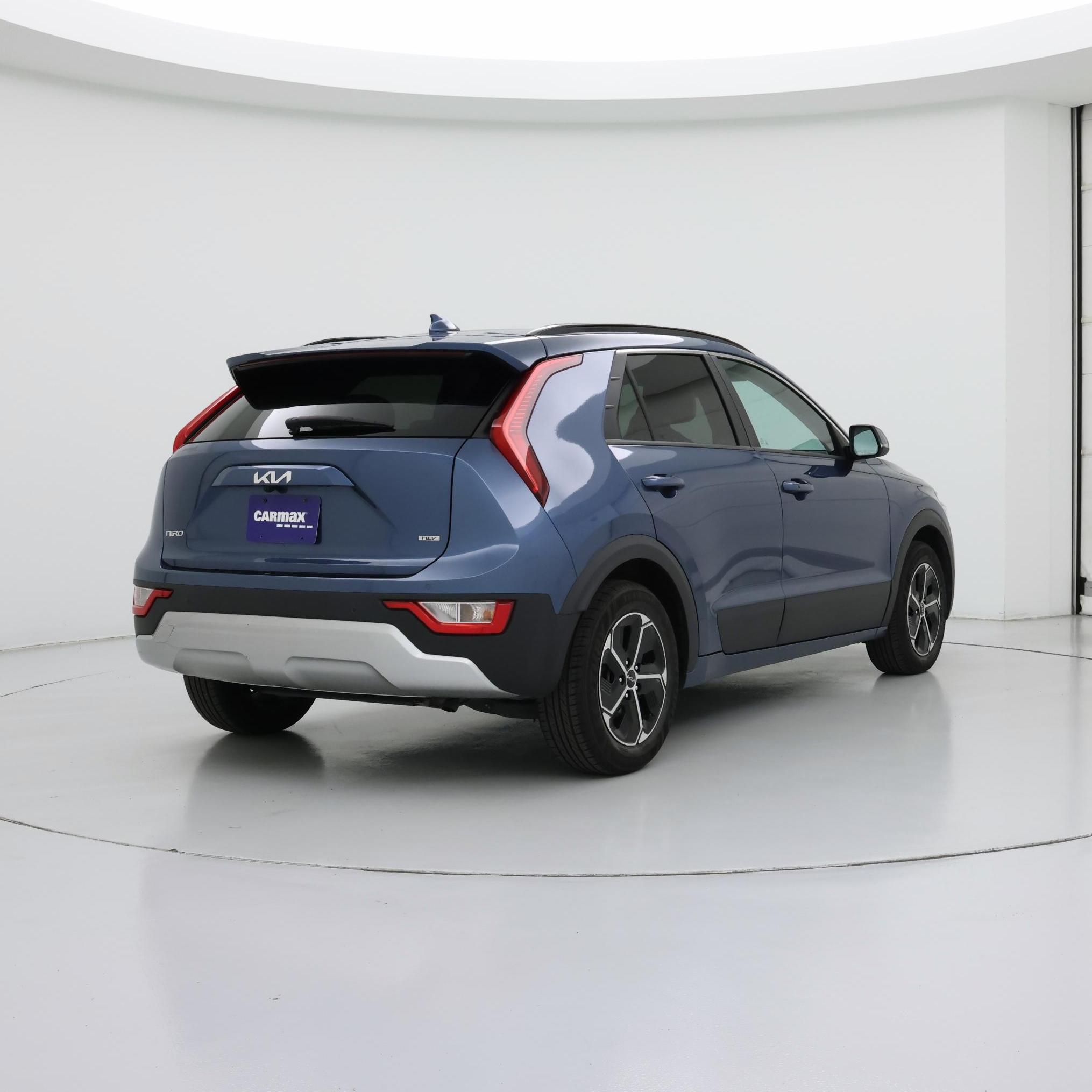 Thumbnail: 2023 Kia Niro - 8