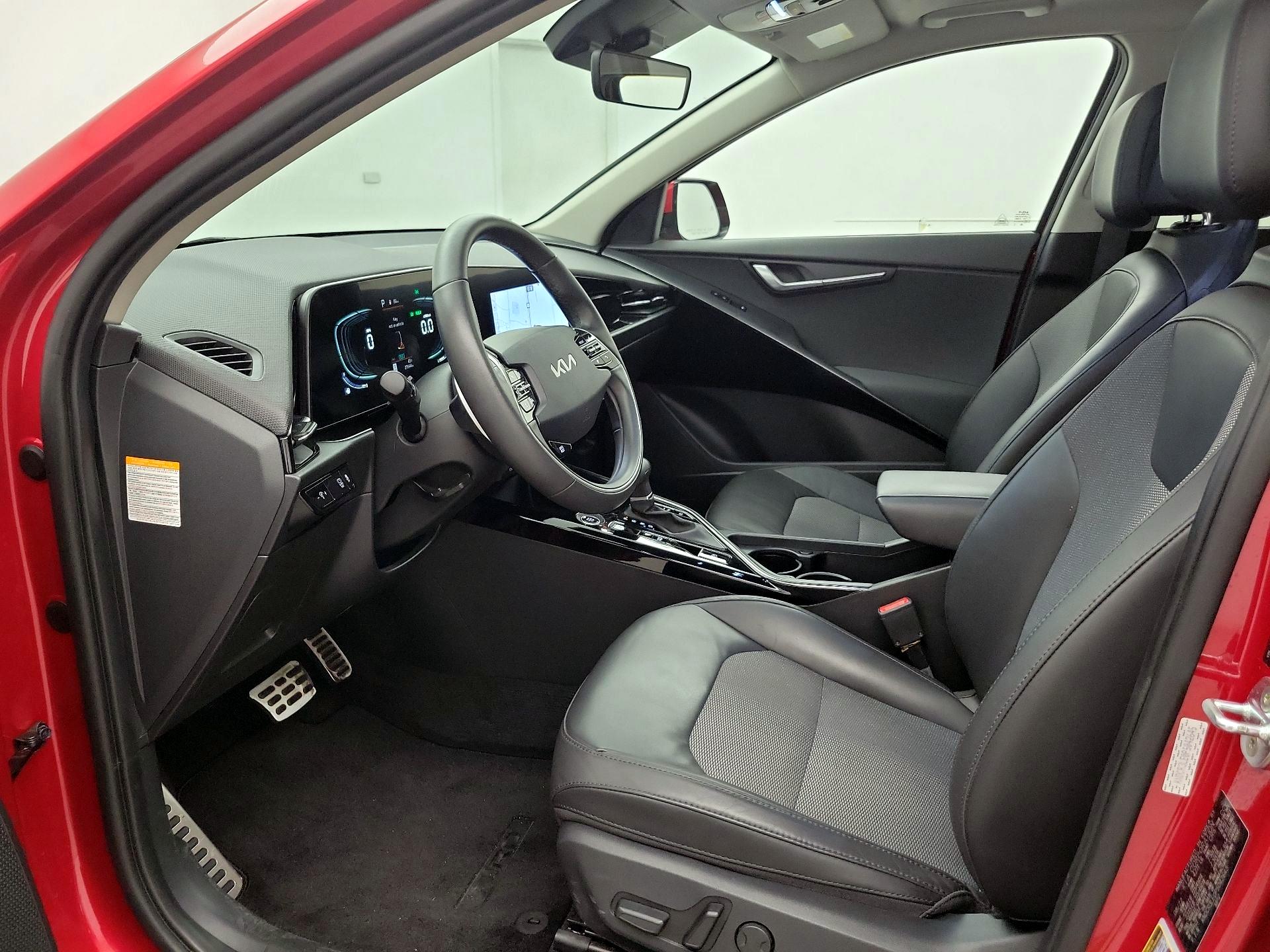 Thumbnail: 2023 Kia Niro - 11