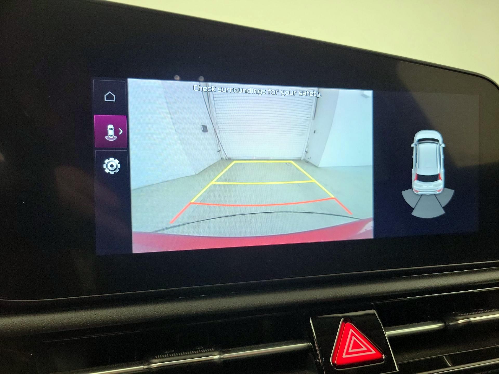 Thumbnail: 2023 Kia Niro - 15