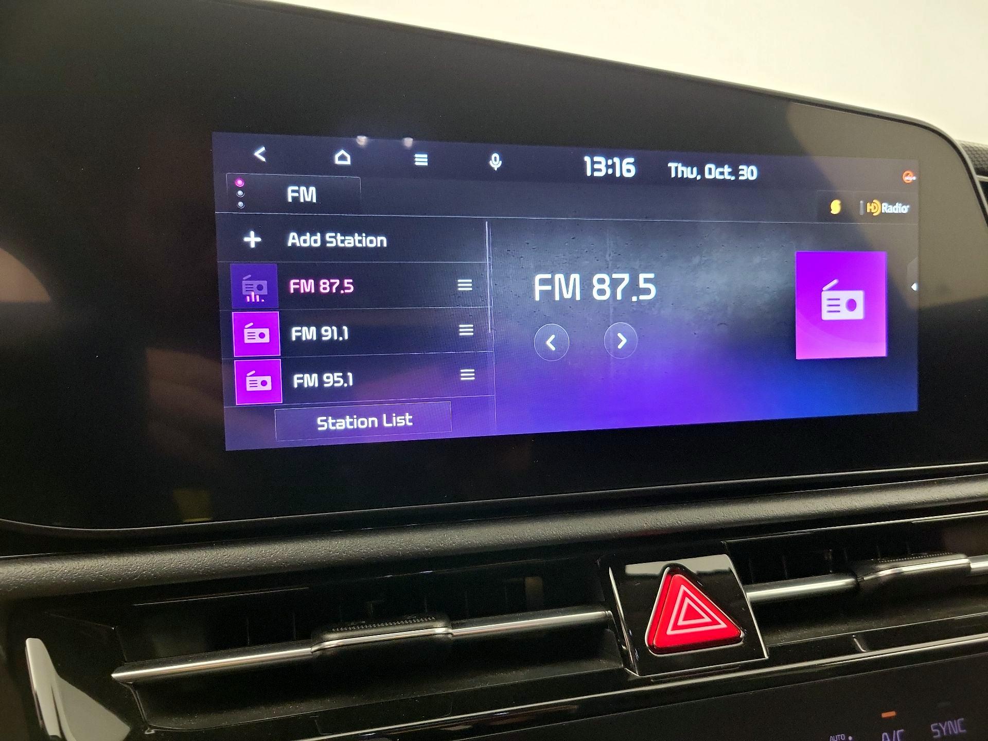 Thumbnail: 2023 Kia Niro - 16