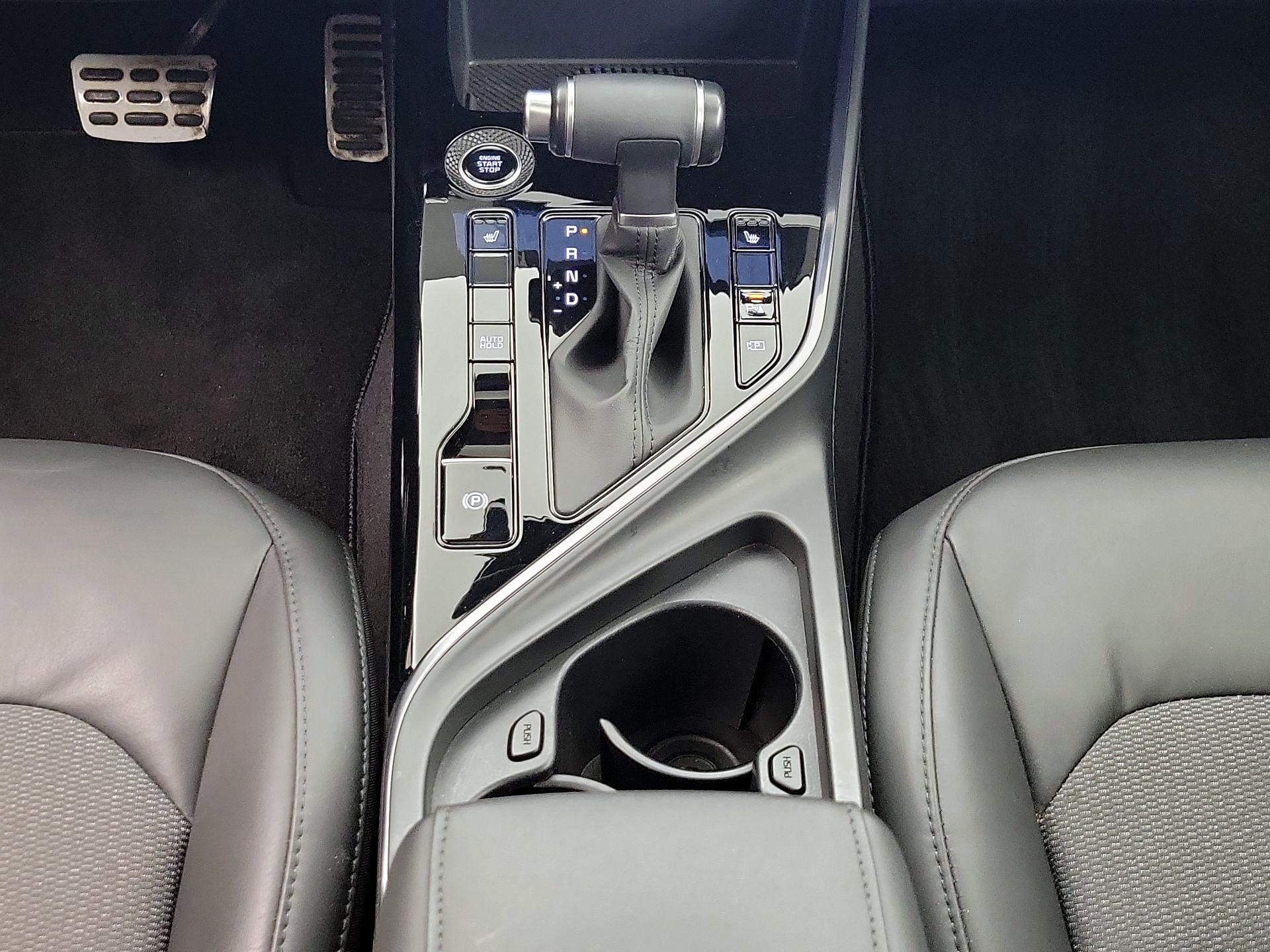 Thumbnail: 2023 Kia Niro - 18