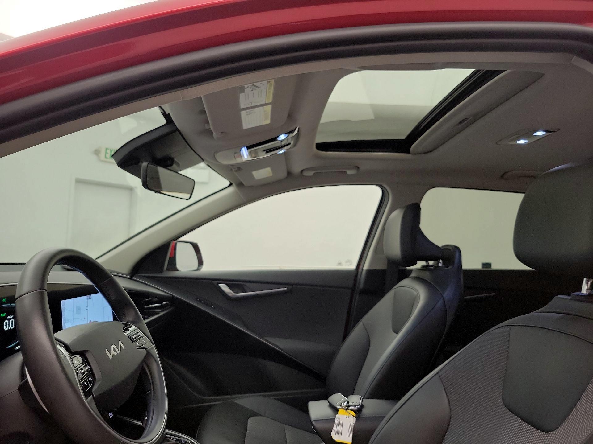 Thumbnail: 2023 Kia Niro - 20