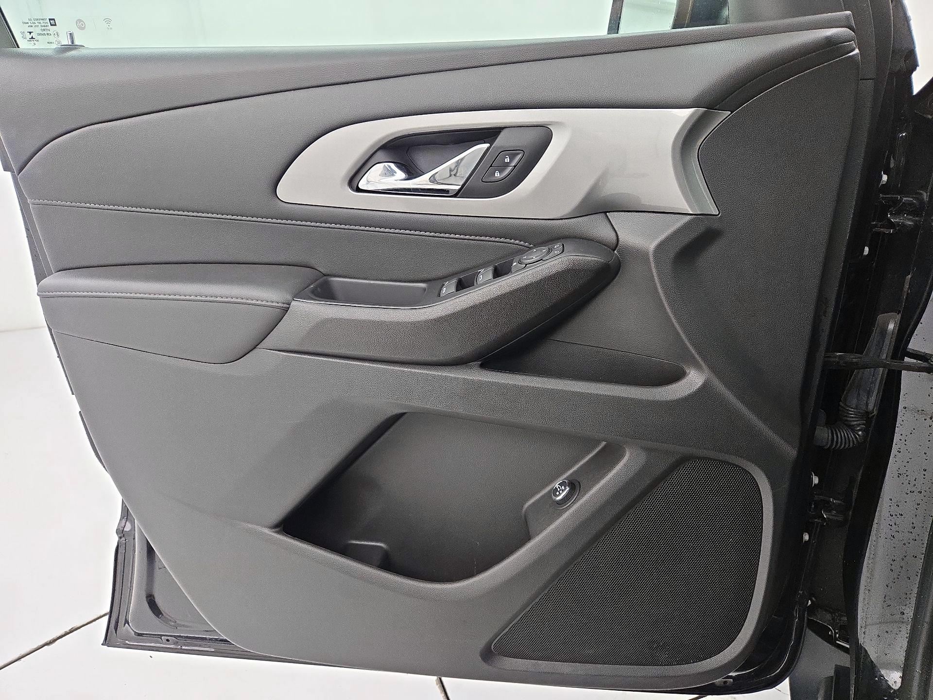 Thumbnail: 2023 Chevrolet Traverse - 12