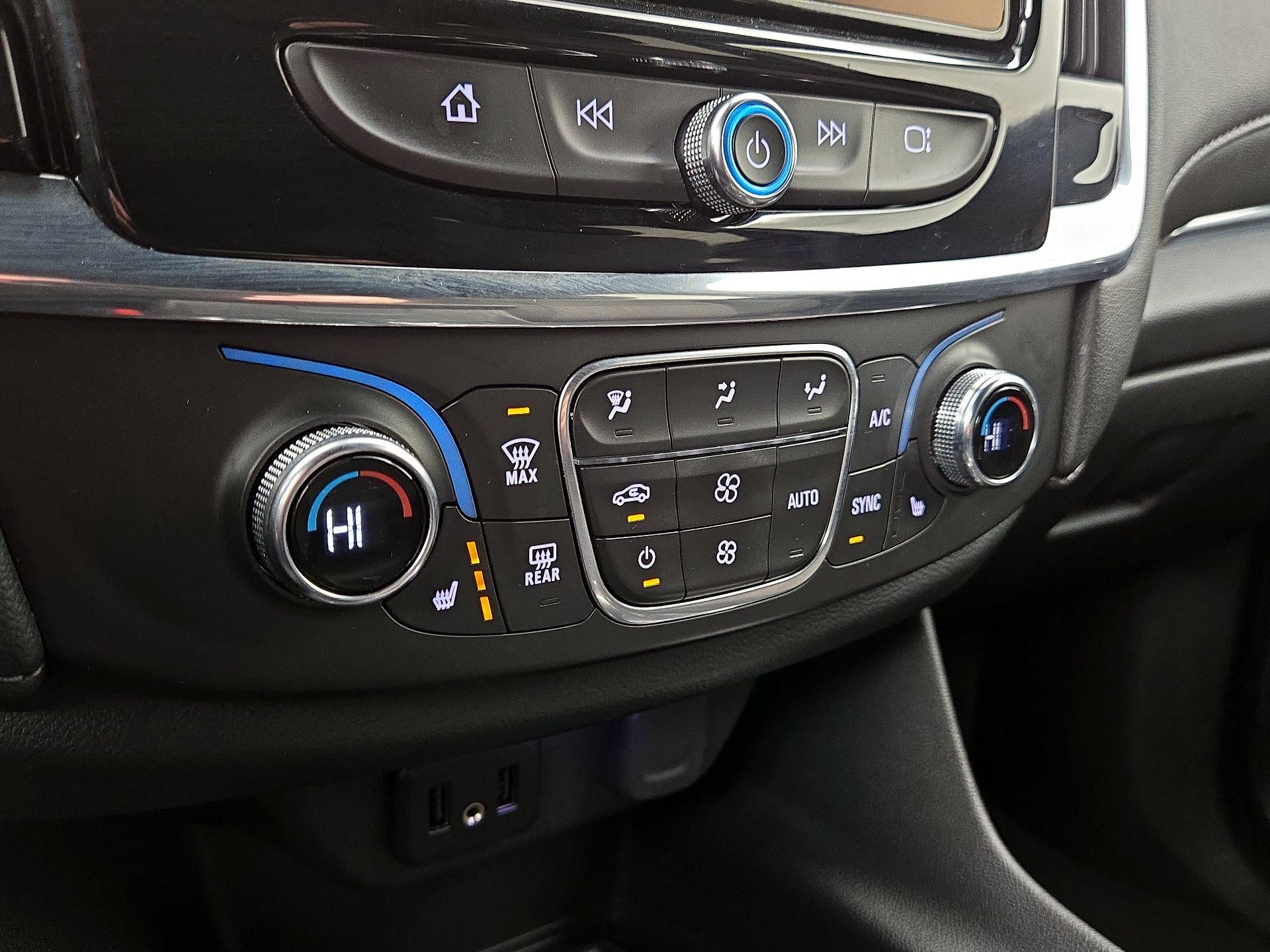 Thumbnail: 2023 Chevrolet Traverse - 16