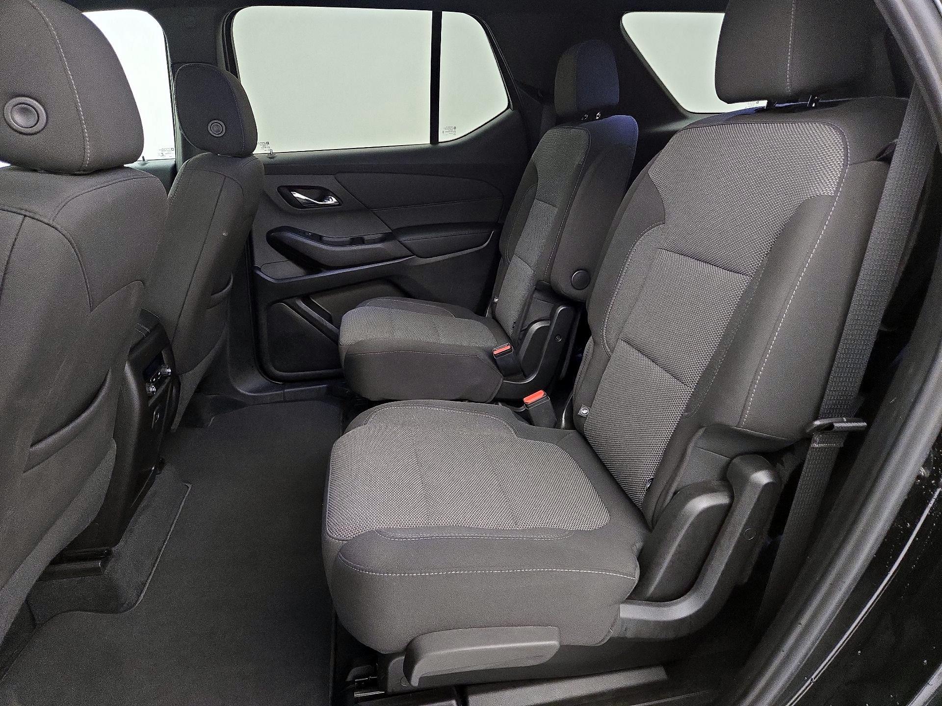 Thumbnail: 2023 Chevrolet Traverse - 19