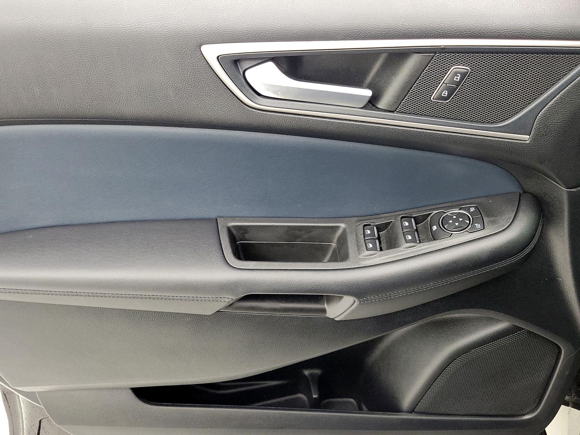 Thumbnail: 2022 Ford Edge - 12