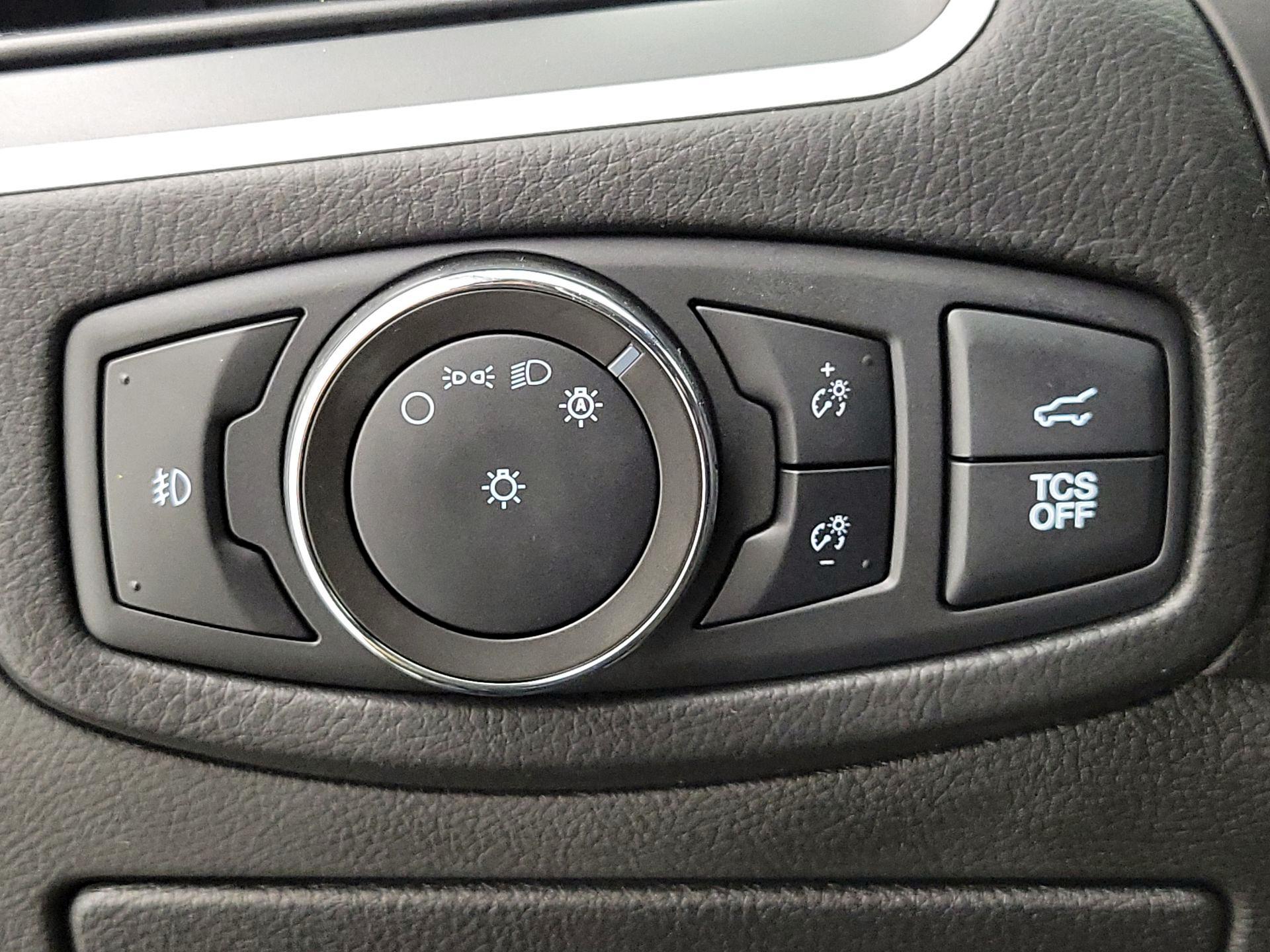 Thumbnail: 2022 Ford Edge - 13