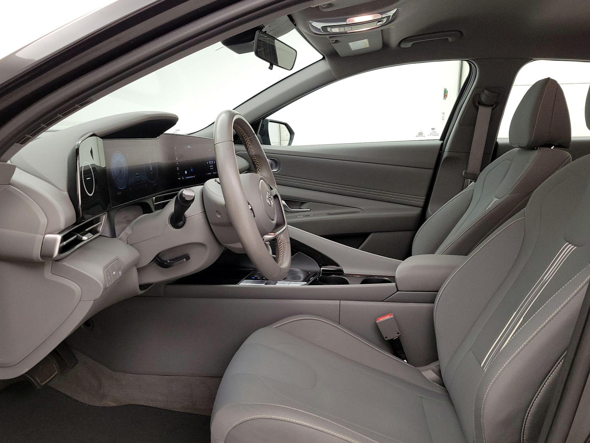 Thumbnail: 2023 Hyundai Elantra - 11