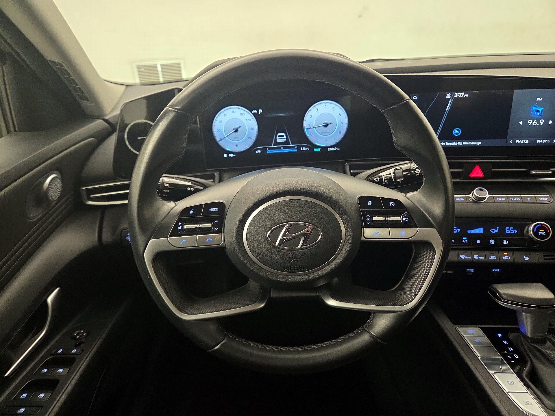 Thumbnail: 2023 Hyundai Elantra - 10