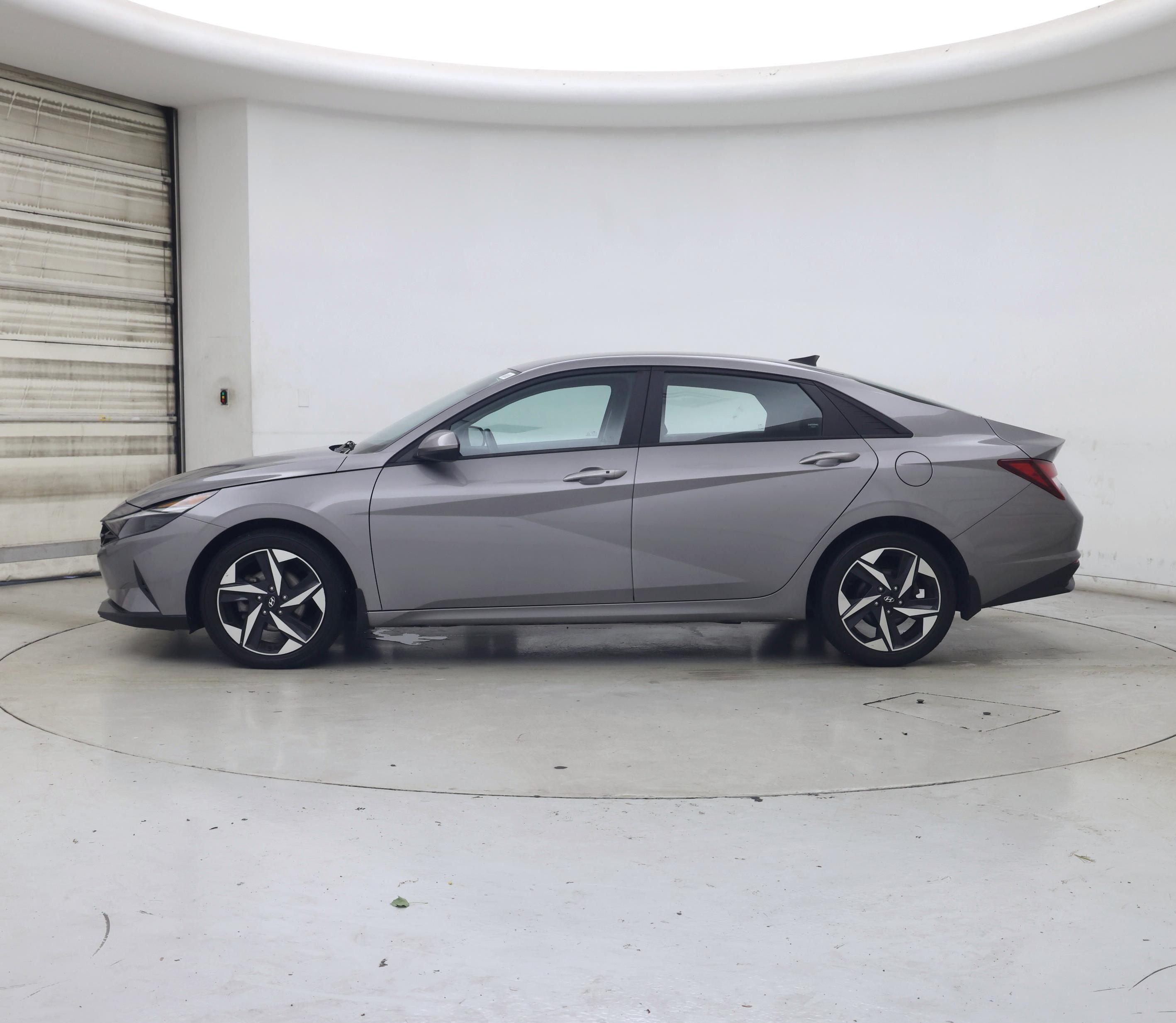 Thumbnail: 2023 Hyundai Elantra - 3