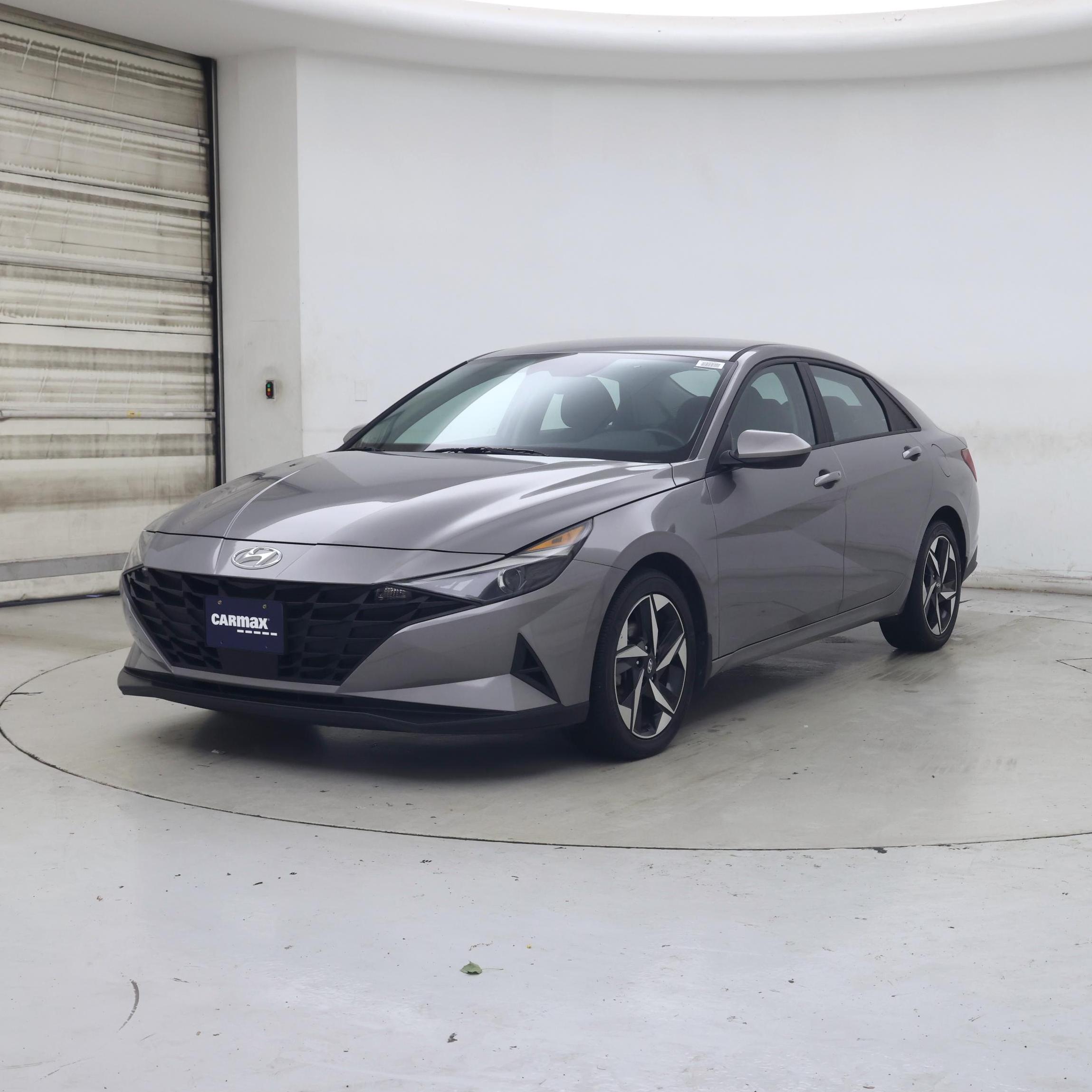 Thumbnail: 2023 Hyundai Elantra - 4