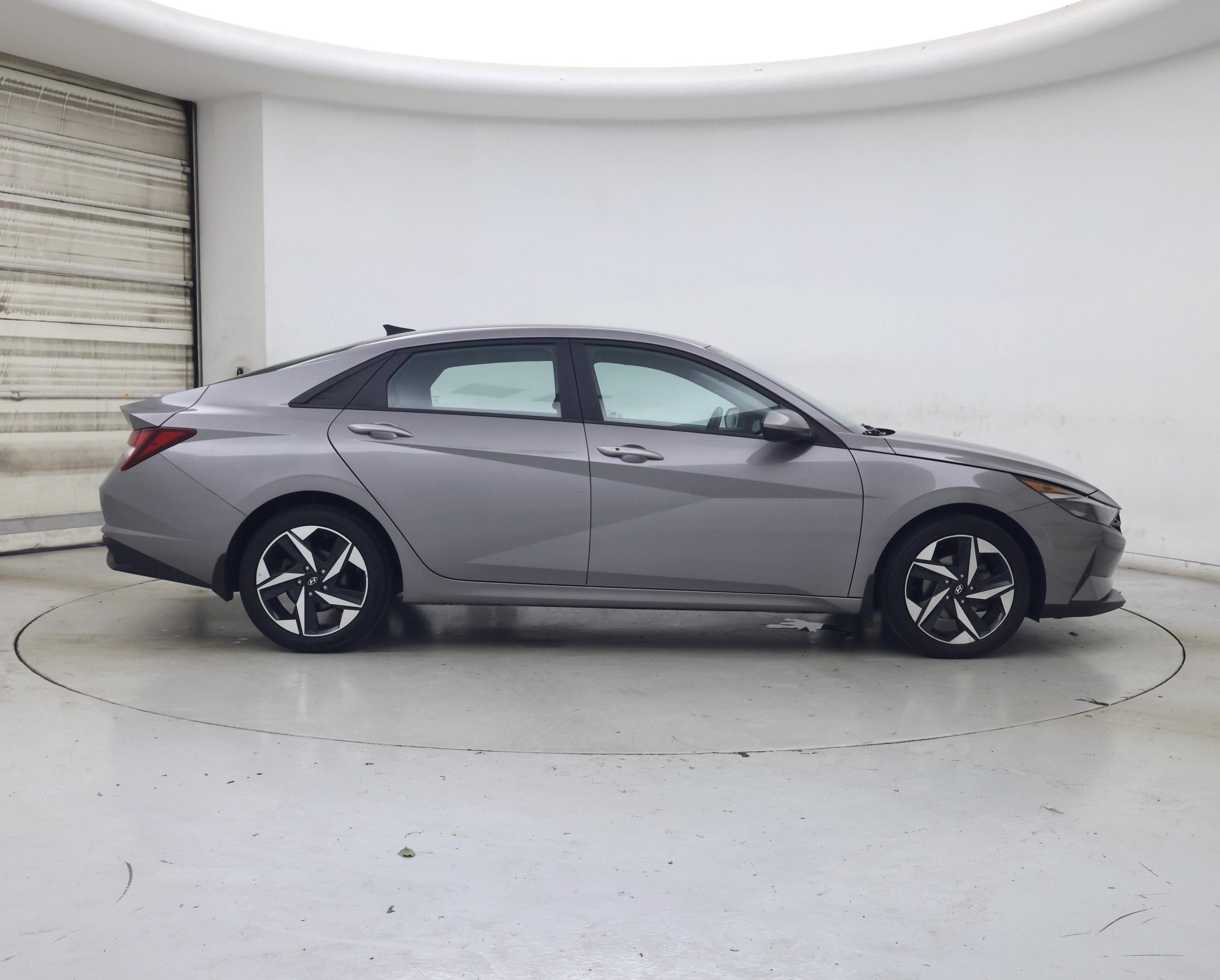 Thumbnail: 2023 Hyundai Elantra - 7