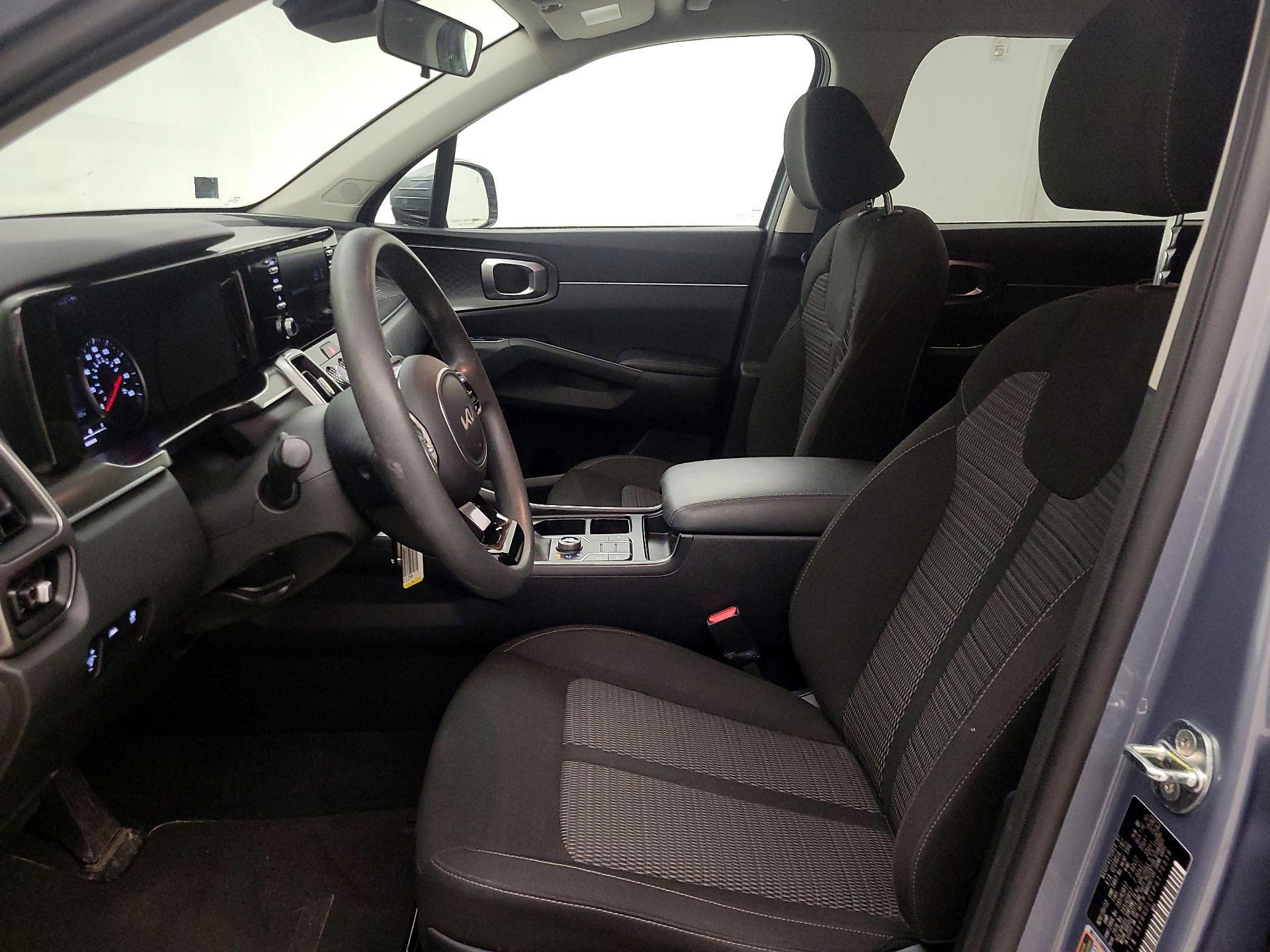 Thumbnail: 2023 Kia Sorento - 11