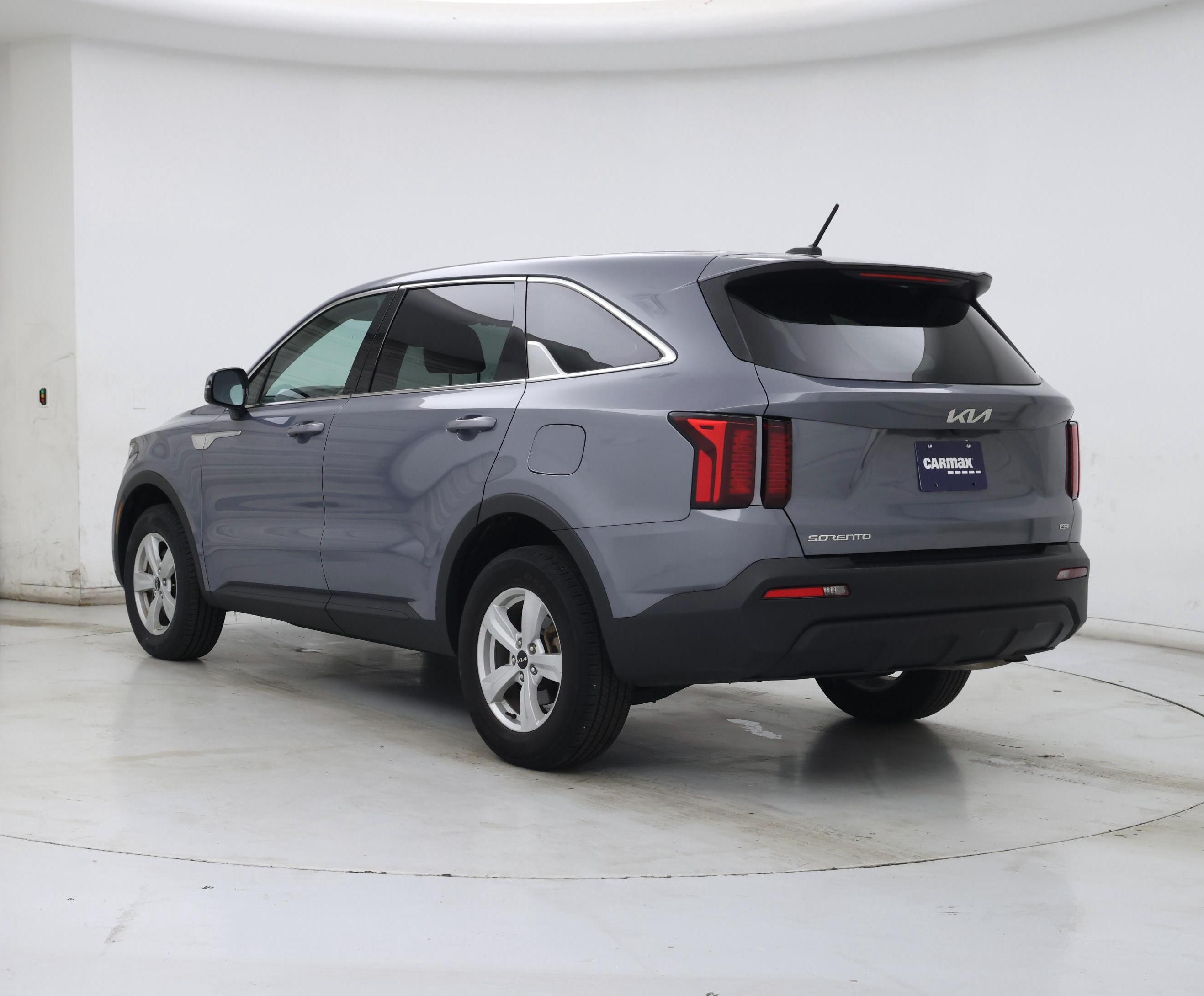 Thumbnail: 2023 Kia Sorento - 2