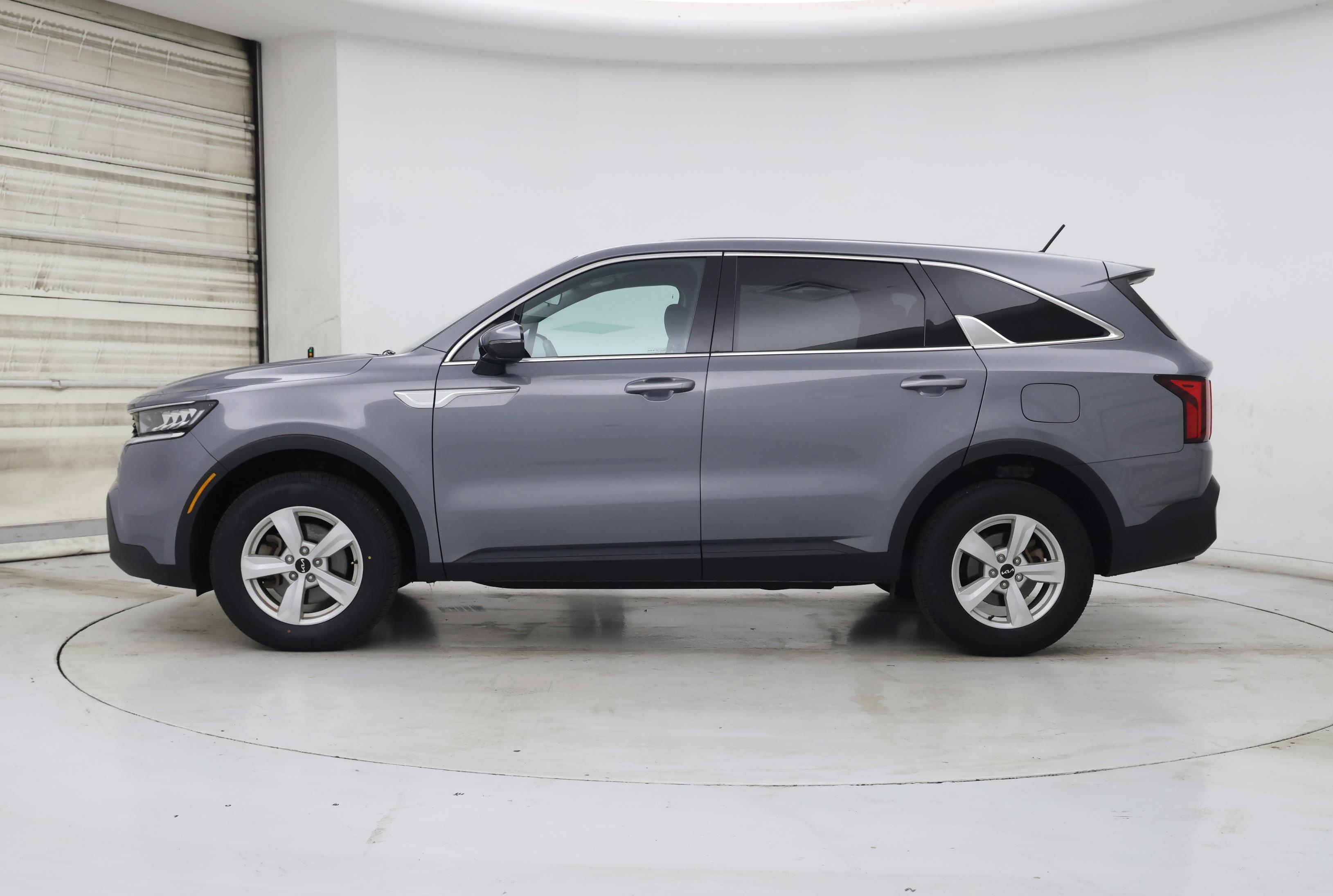 Thumbnail: 2023 Kia Sorento - 3