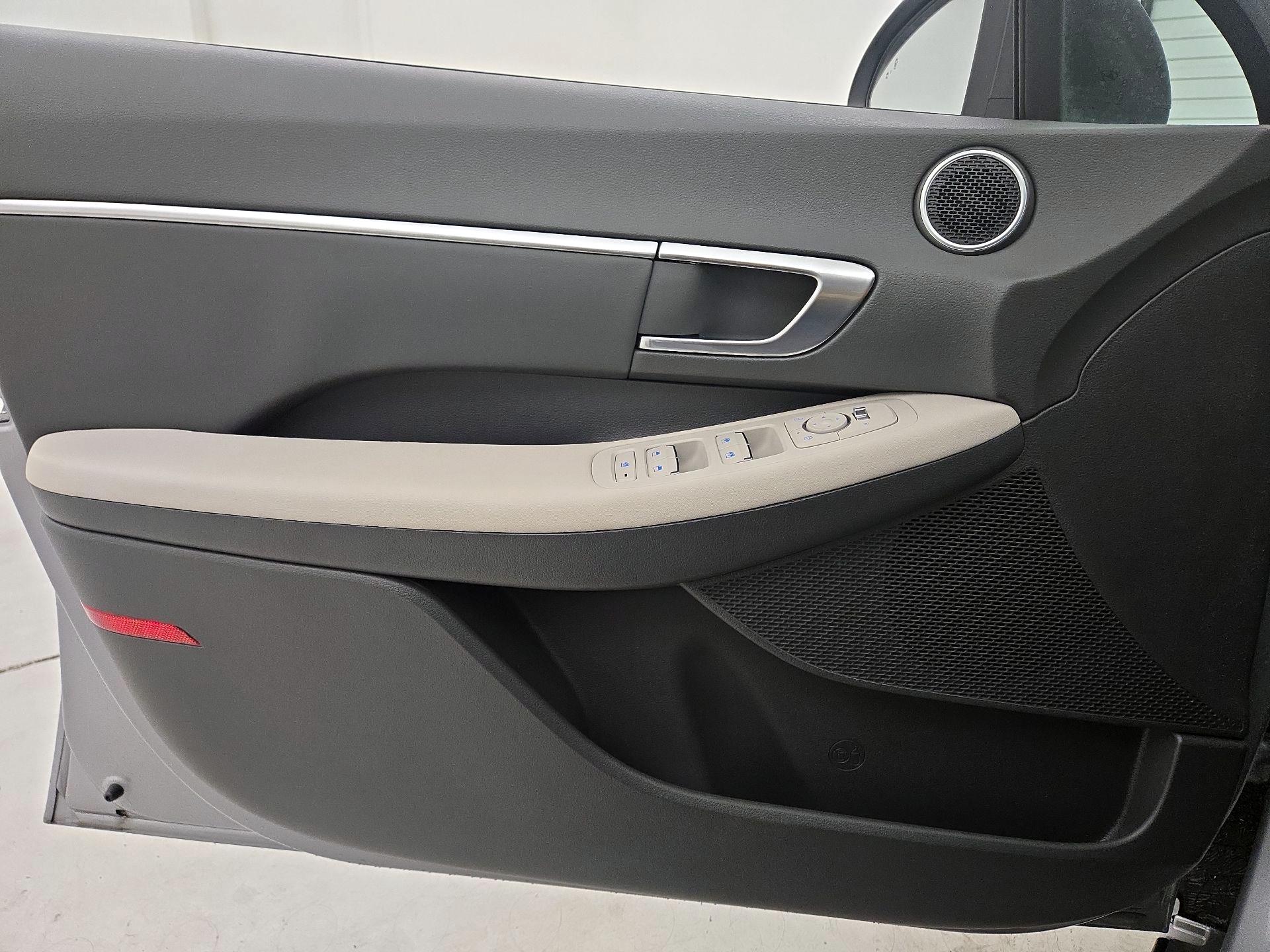 Thumbnail: 2023 Hyundai Sonata - 12