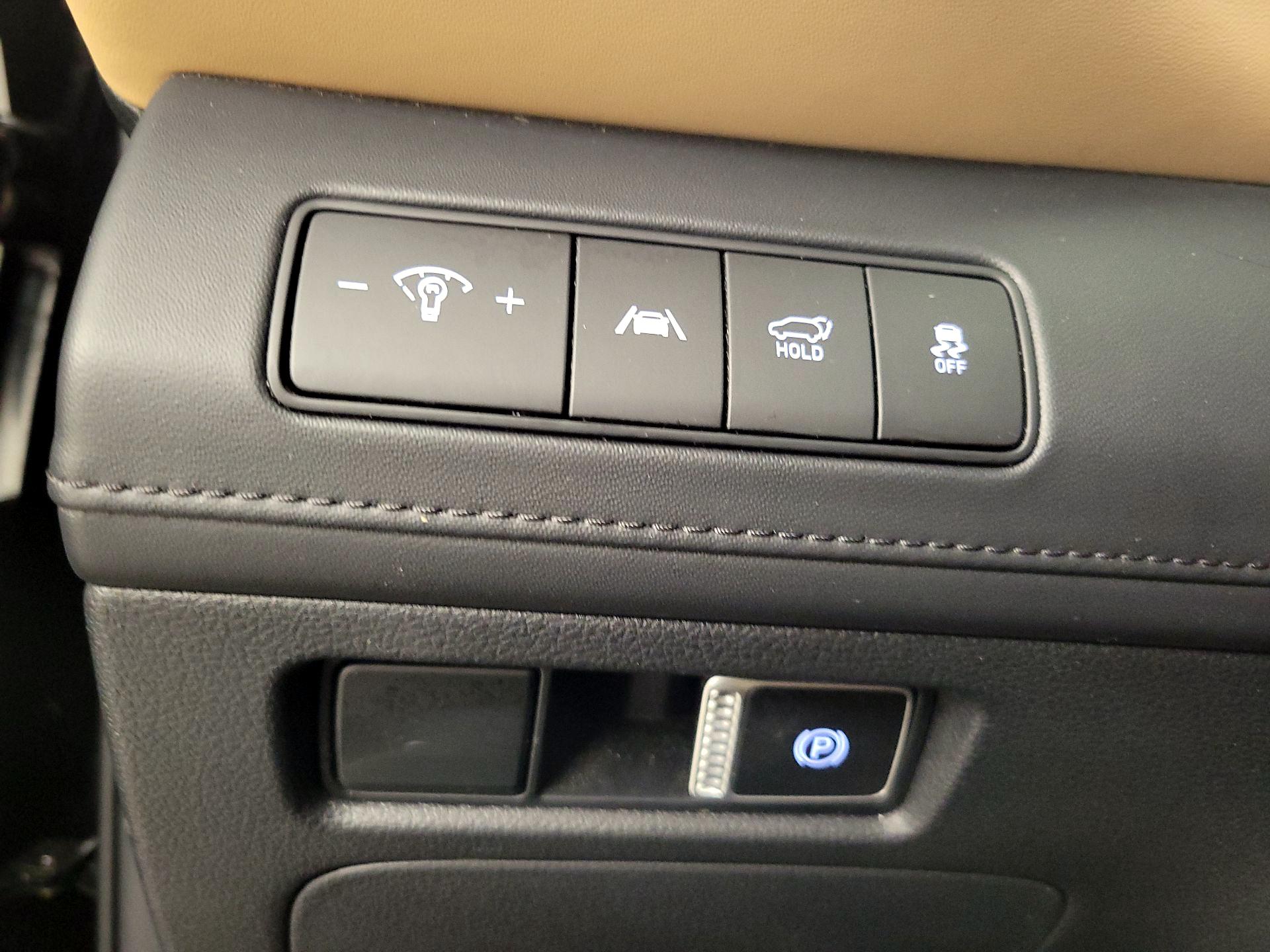 Thumbnail: 2023 Hyundai Santa Fe - 13