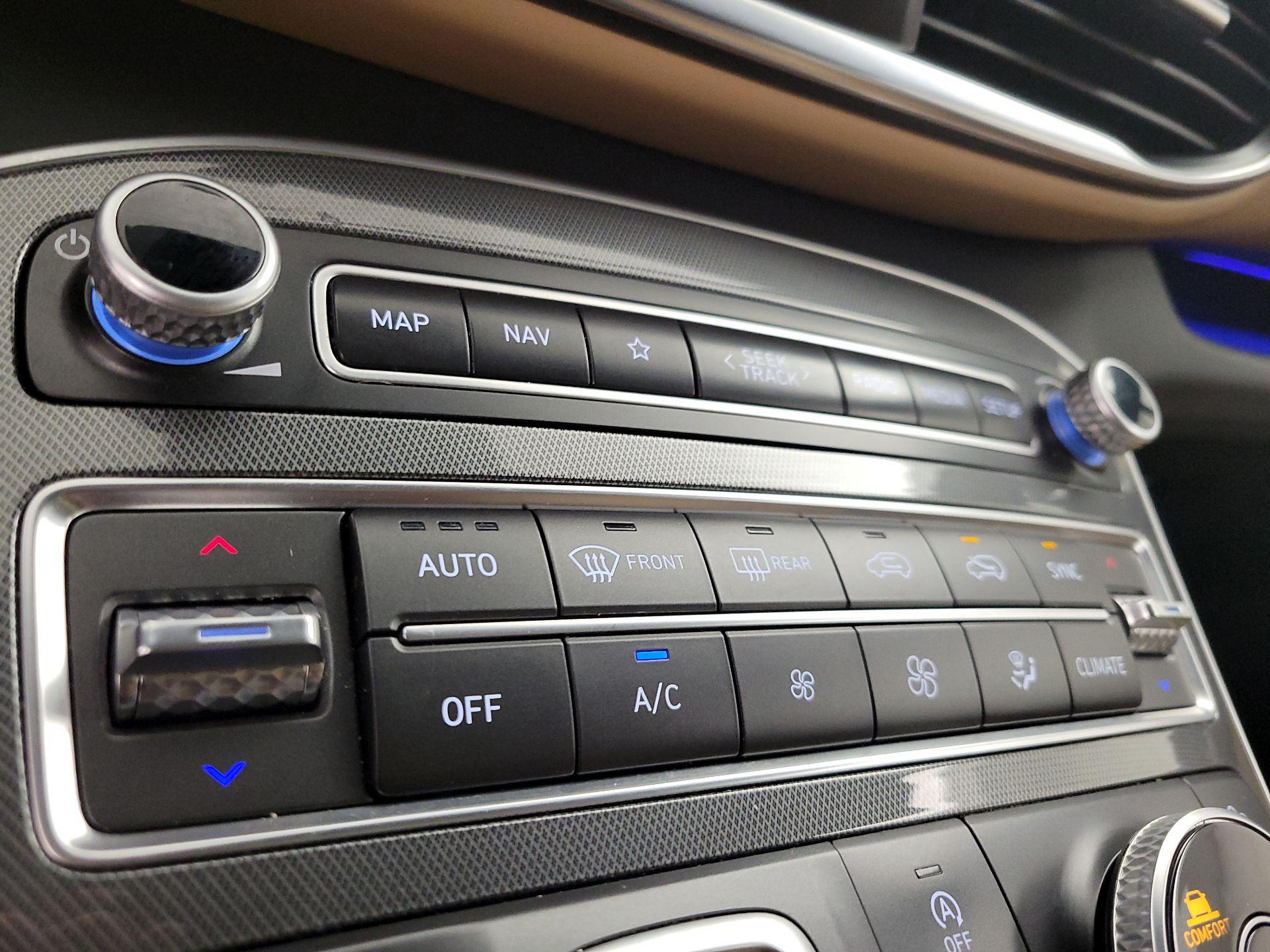 Thumbnail: 2023 Hyundai Santa Fe - 17