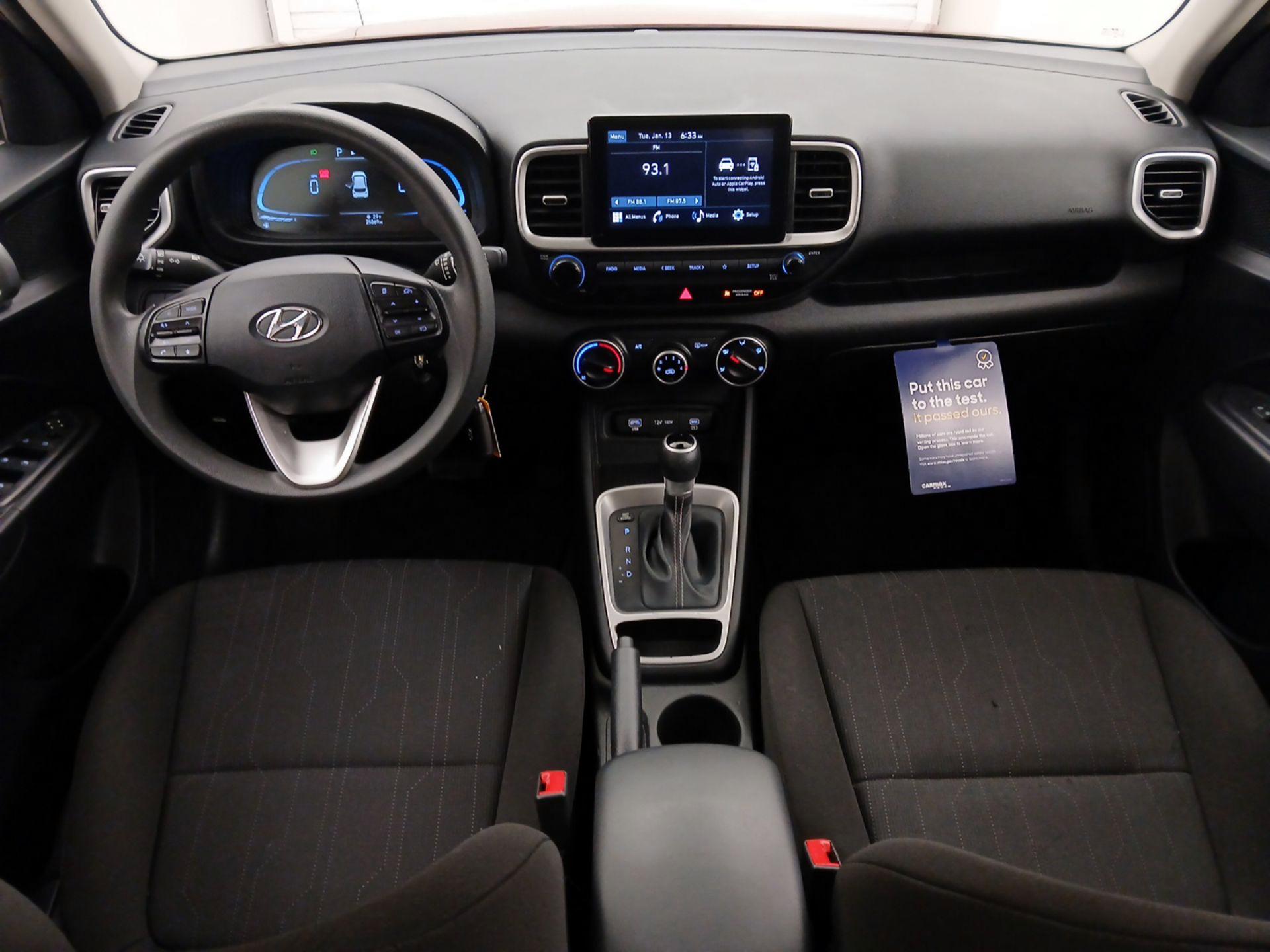 Thumbnail: 2023 Hyundai Venue - 9