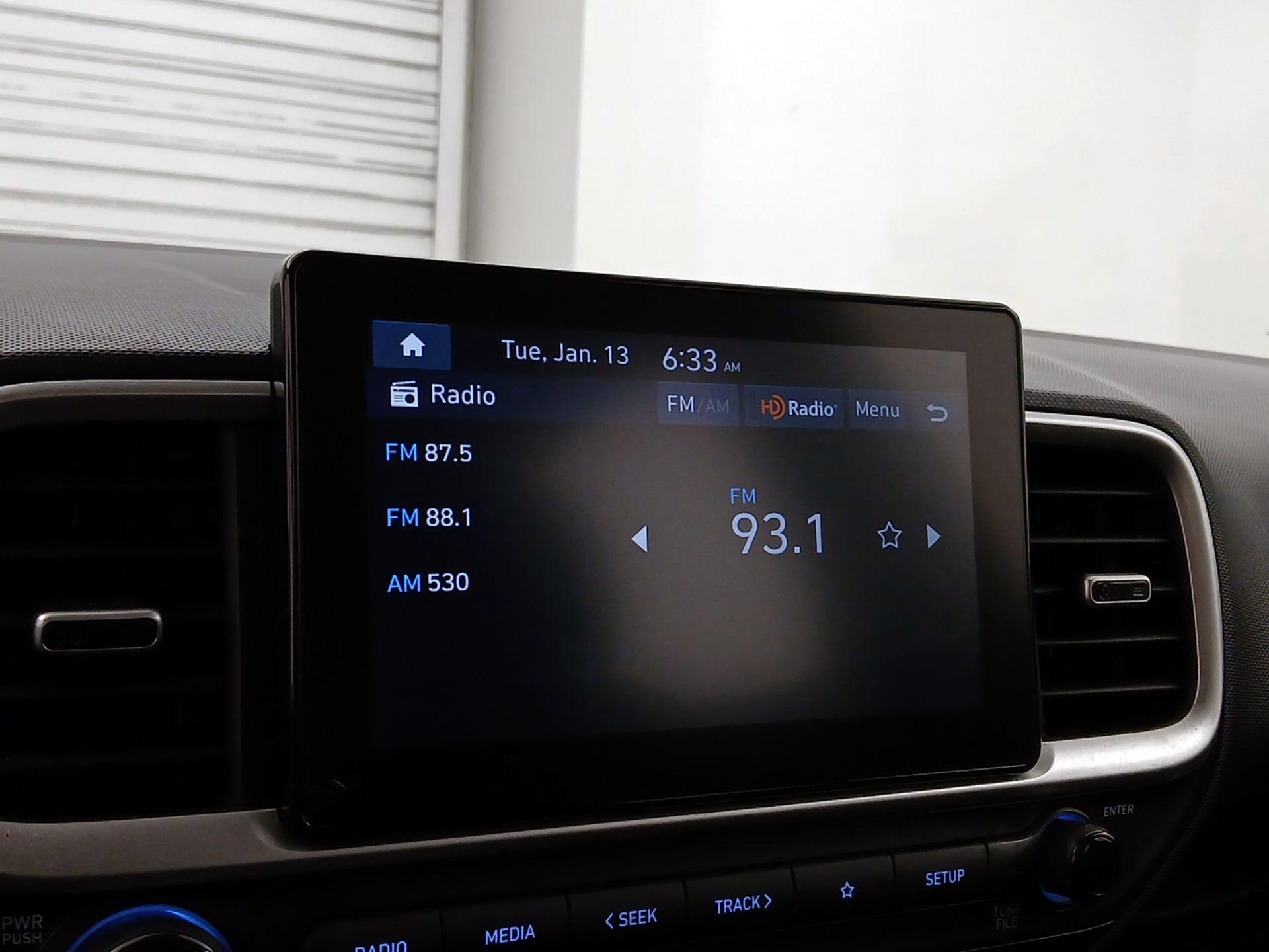 Thumbnail: 2023 Hyundai Venue - 15